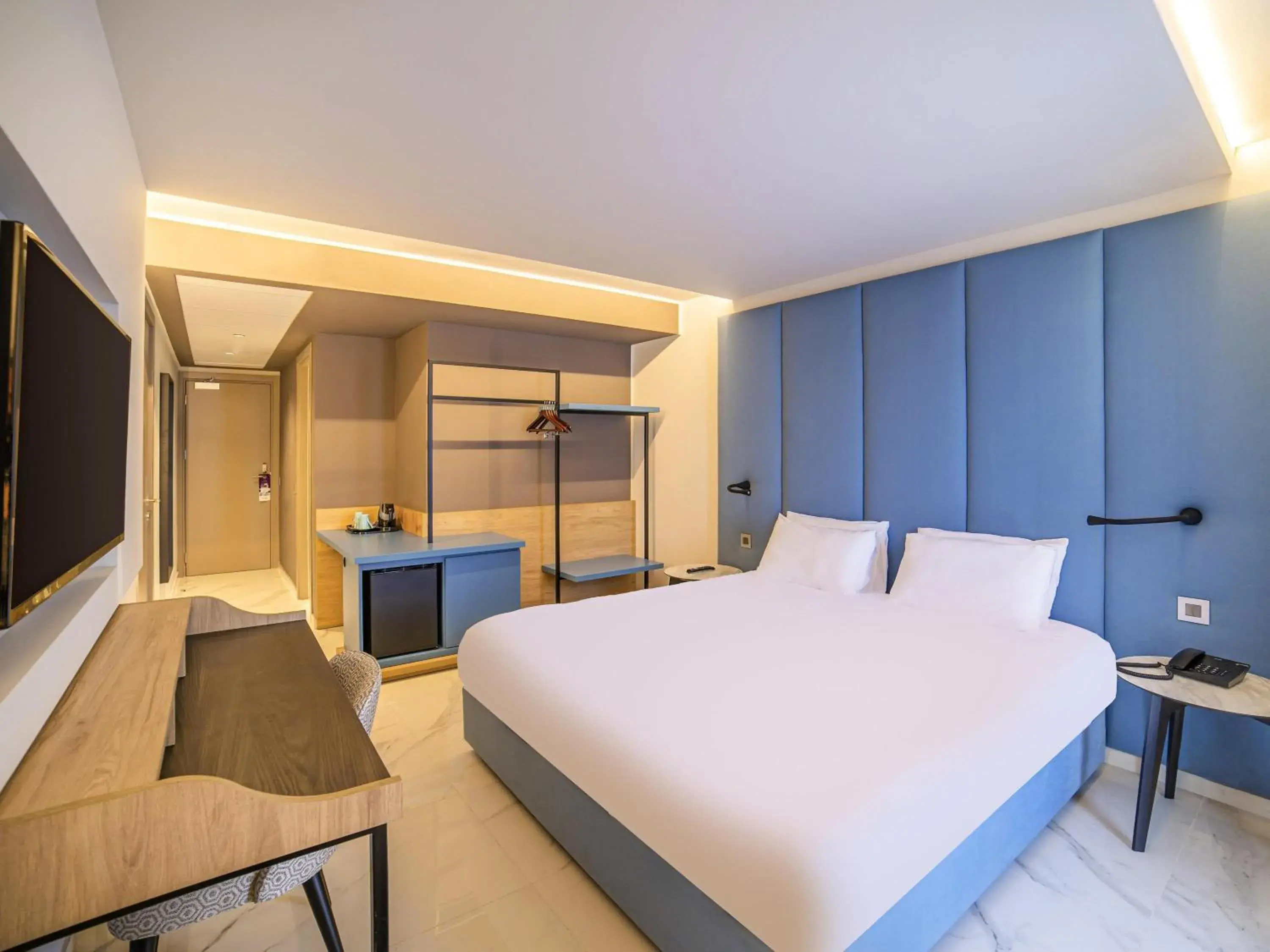 Bedroom, Bed in Mercure St. Julian's Malta Bedroom, Bed in Mercure St. Julian's Malta