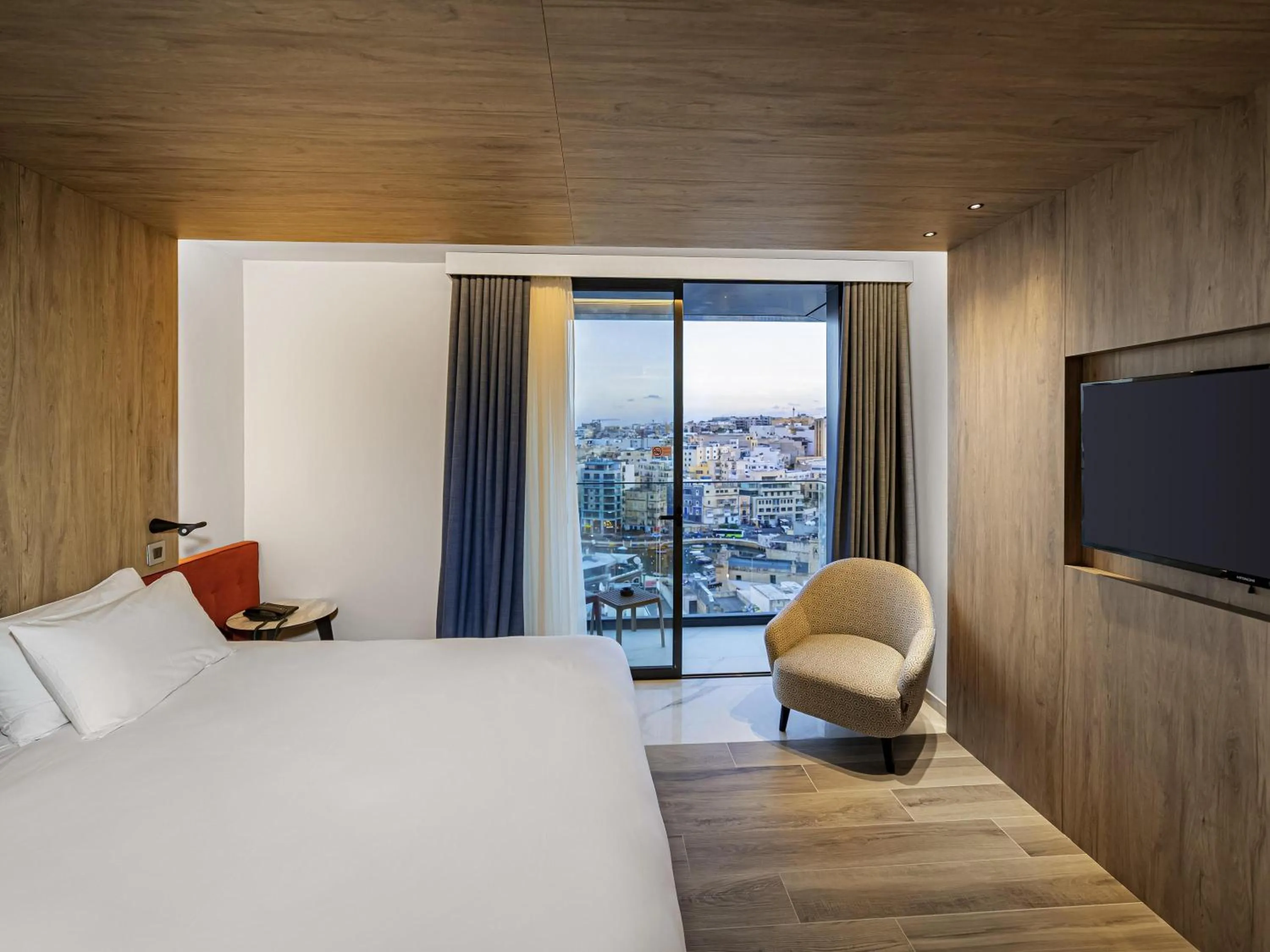 Bedroom, Bed in Mercure St. Julian's Malta