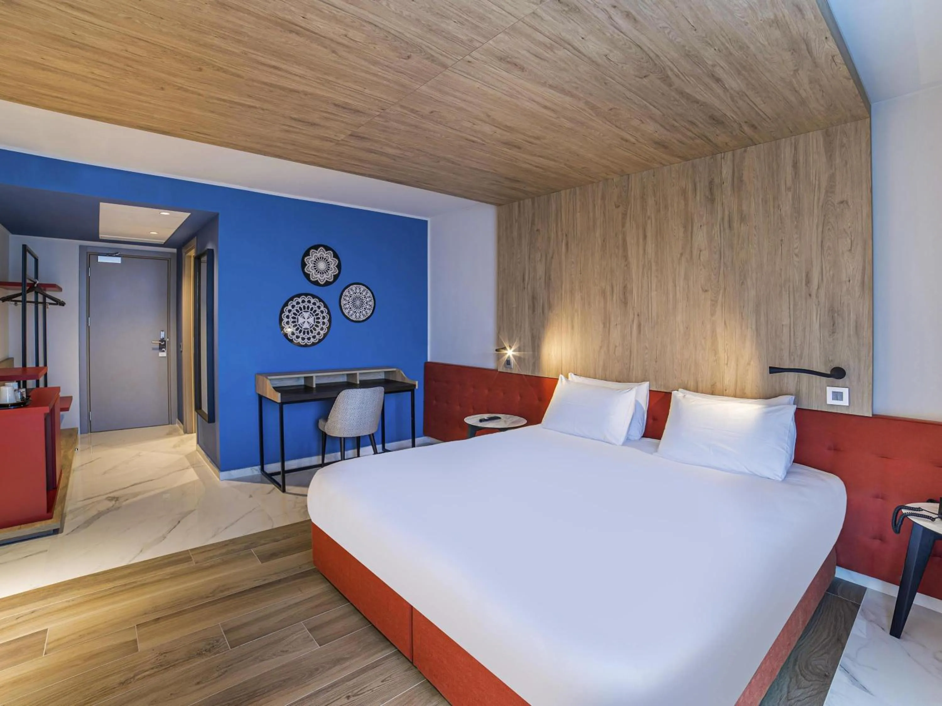 Bedroom, Bed in Mercure St. Julian's Malta