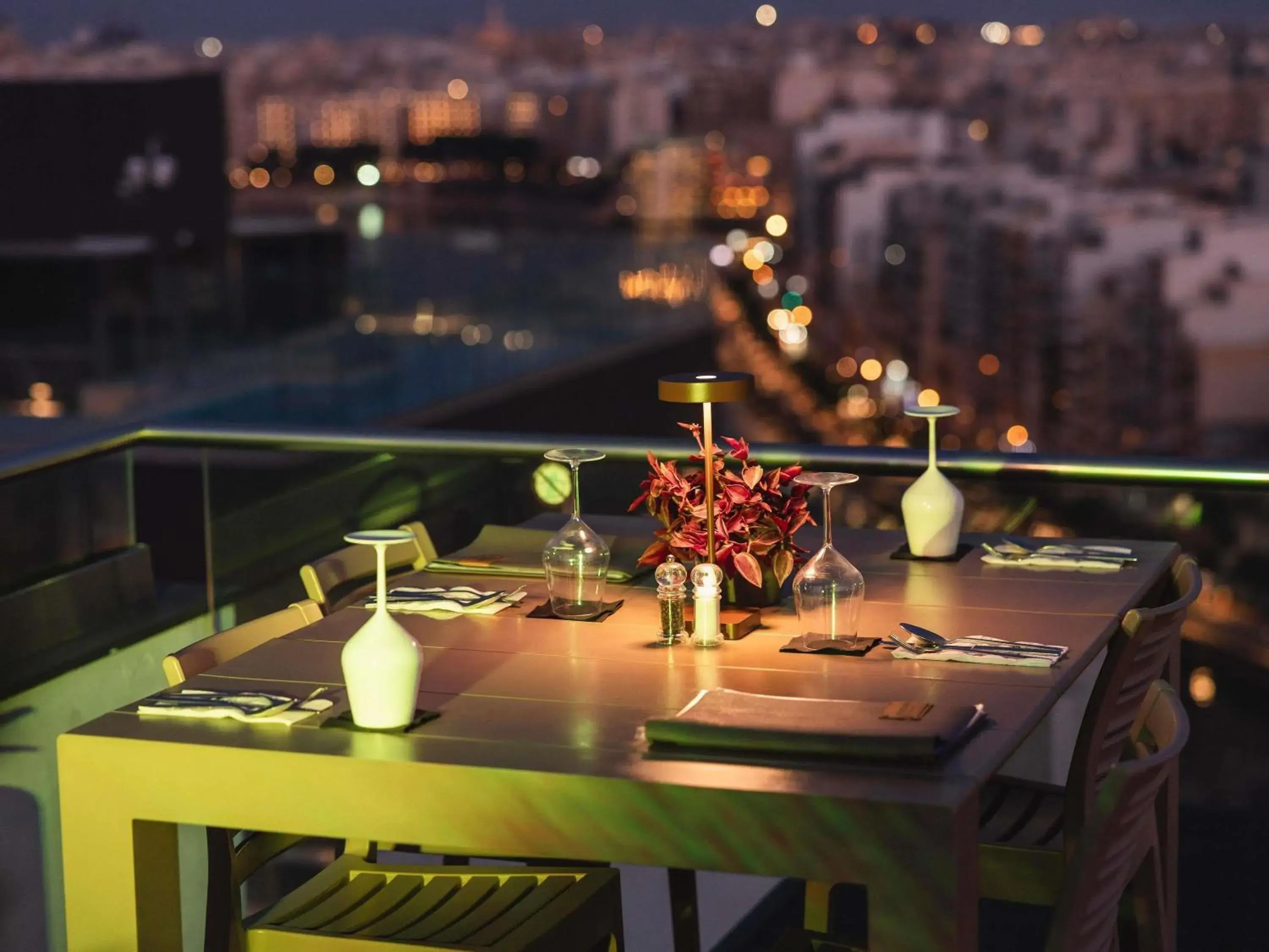 Restaurant/places to eat in Mercure St. Julian's Malta Restaurant/places to eat in Mercure St. Julian's Malta