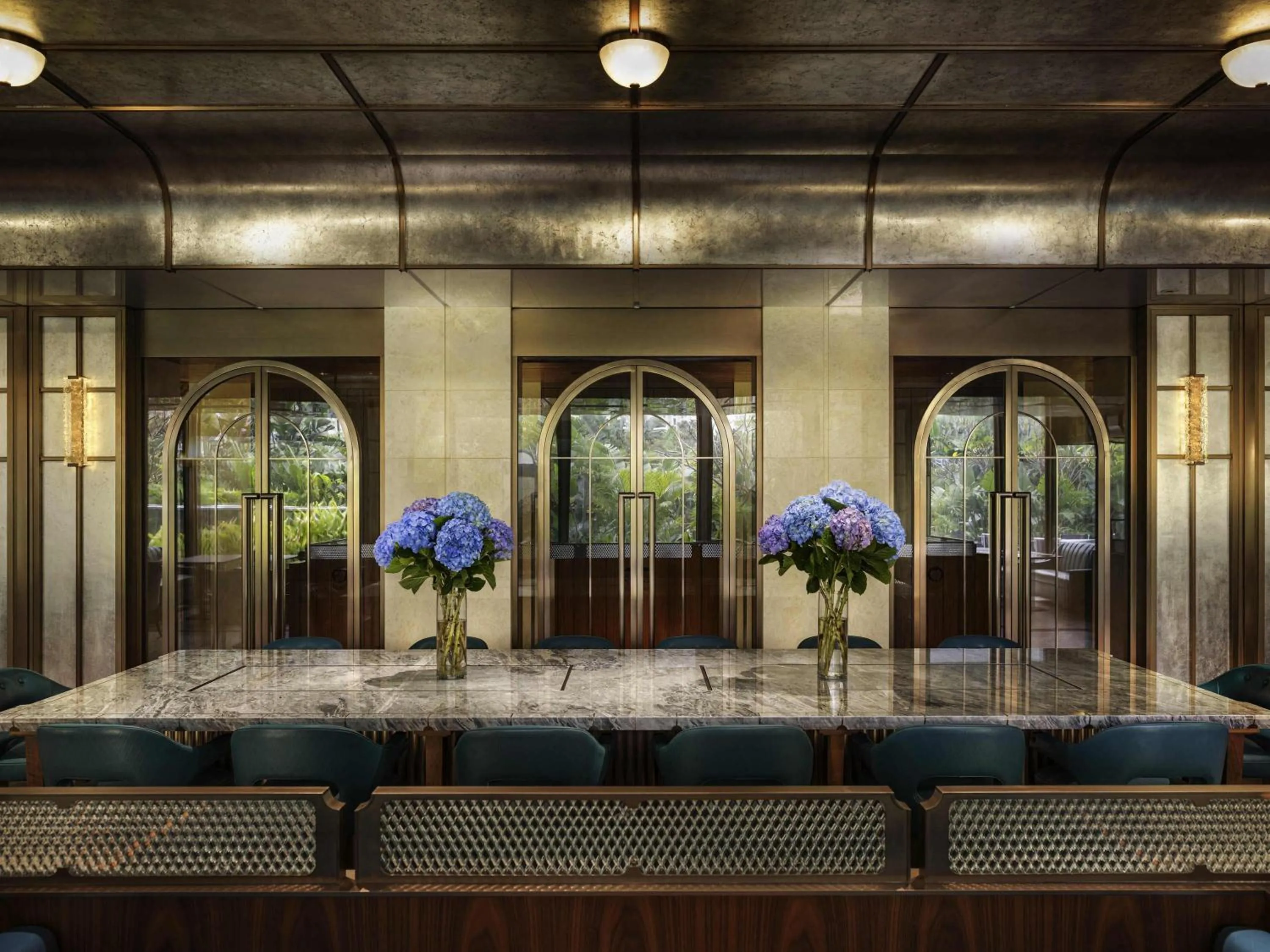 Restaurant/places to eat in The Silveri Hotel Hong Kong - MGallery Collection