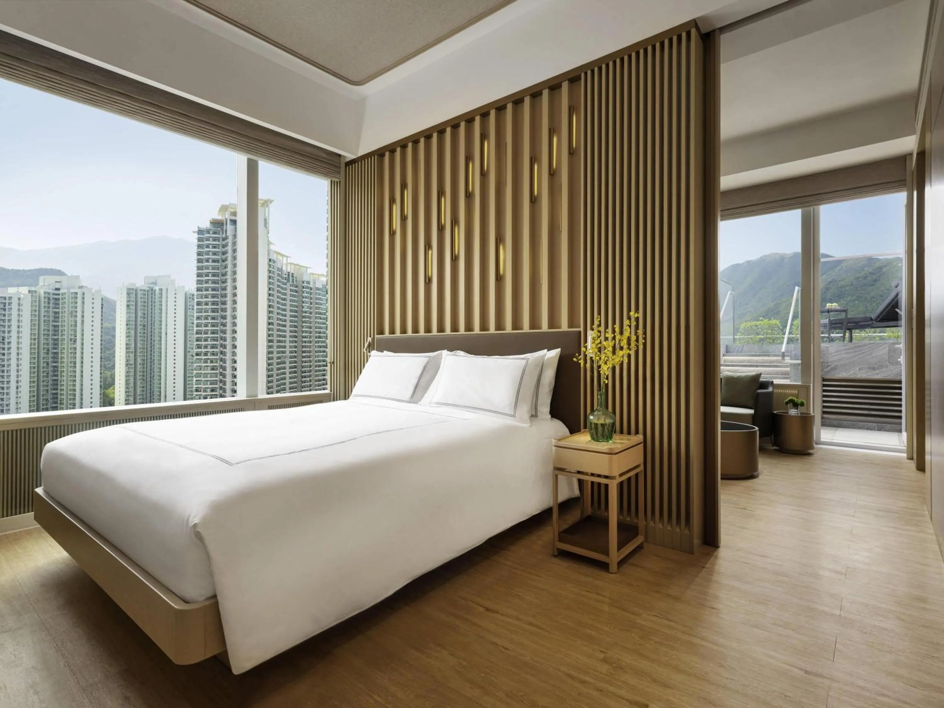 Bedroom, Bed in The Silveri Hotel Hong Kong - MGallery Collection