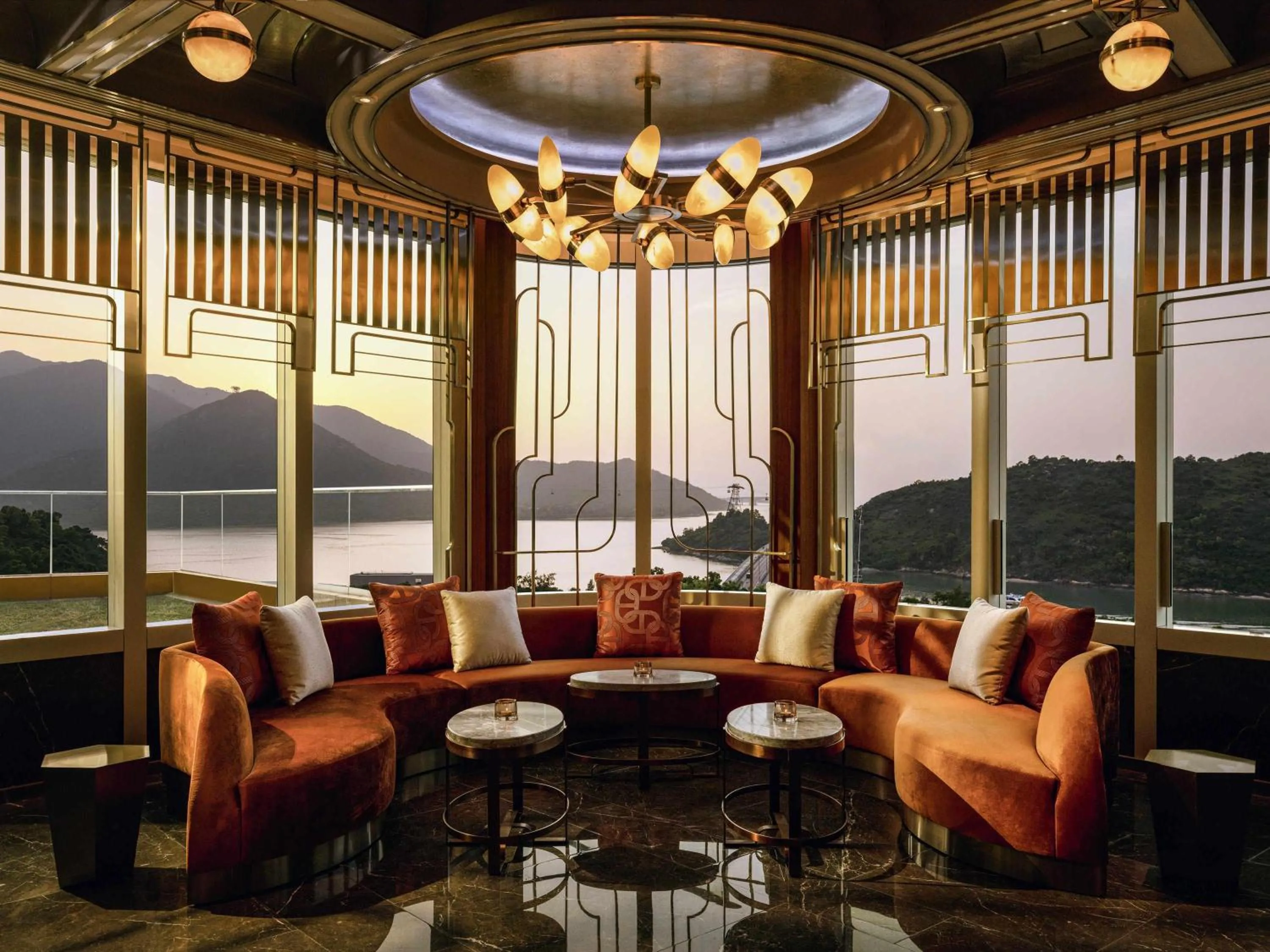 Restaurant/places to eat in The Silveri Hotel Hong Kong - MGallery Collection