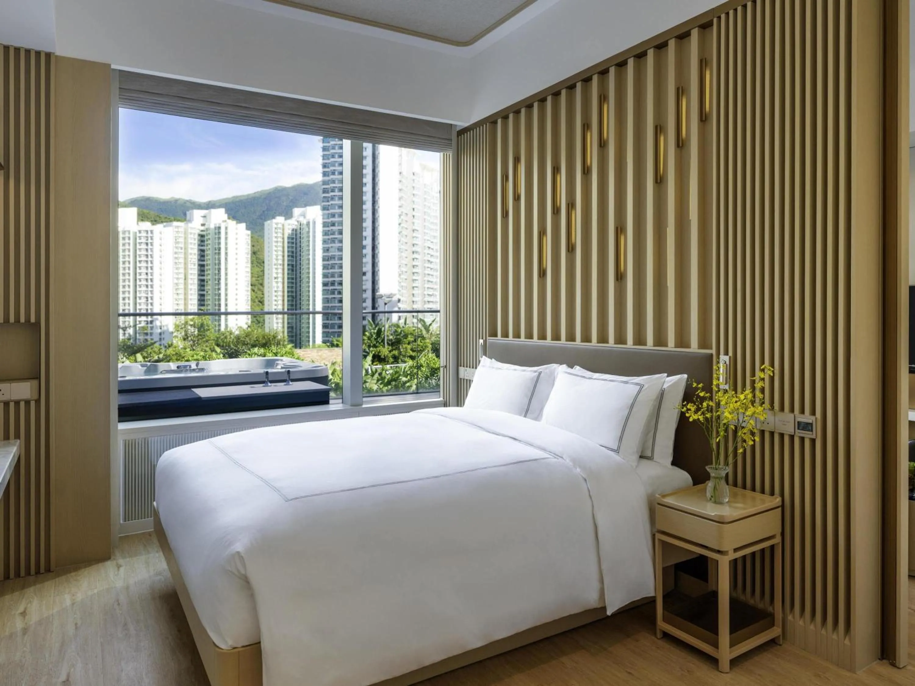 Bedroom, Bed in The Silveri Hotel Hong Kong - MGallery Collection