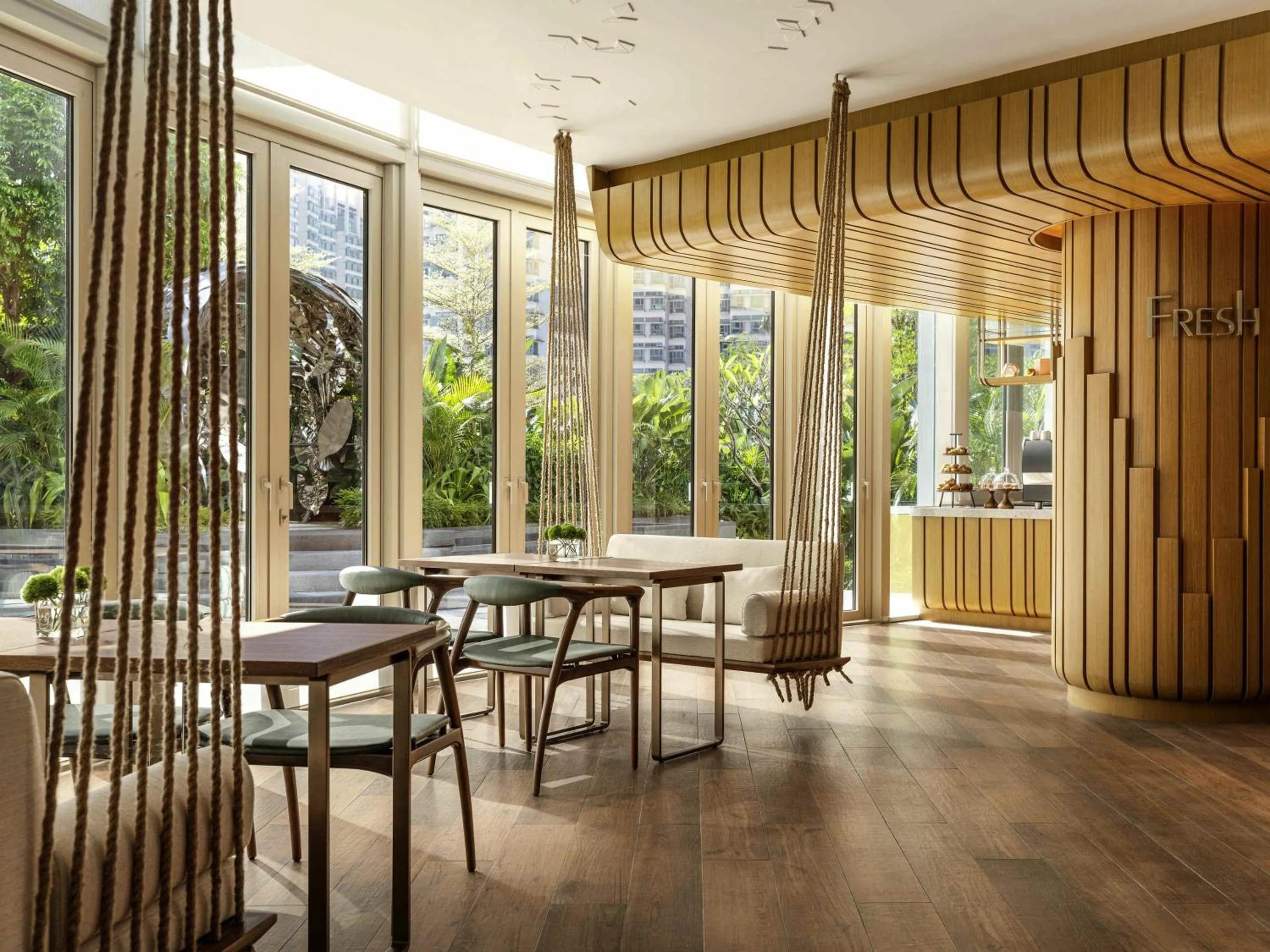 Restaurant/places to eat in The Silveri Hotel Hong Kong - MGallery Collection