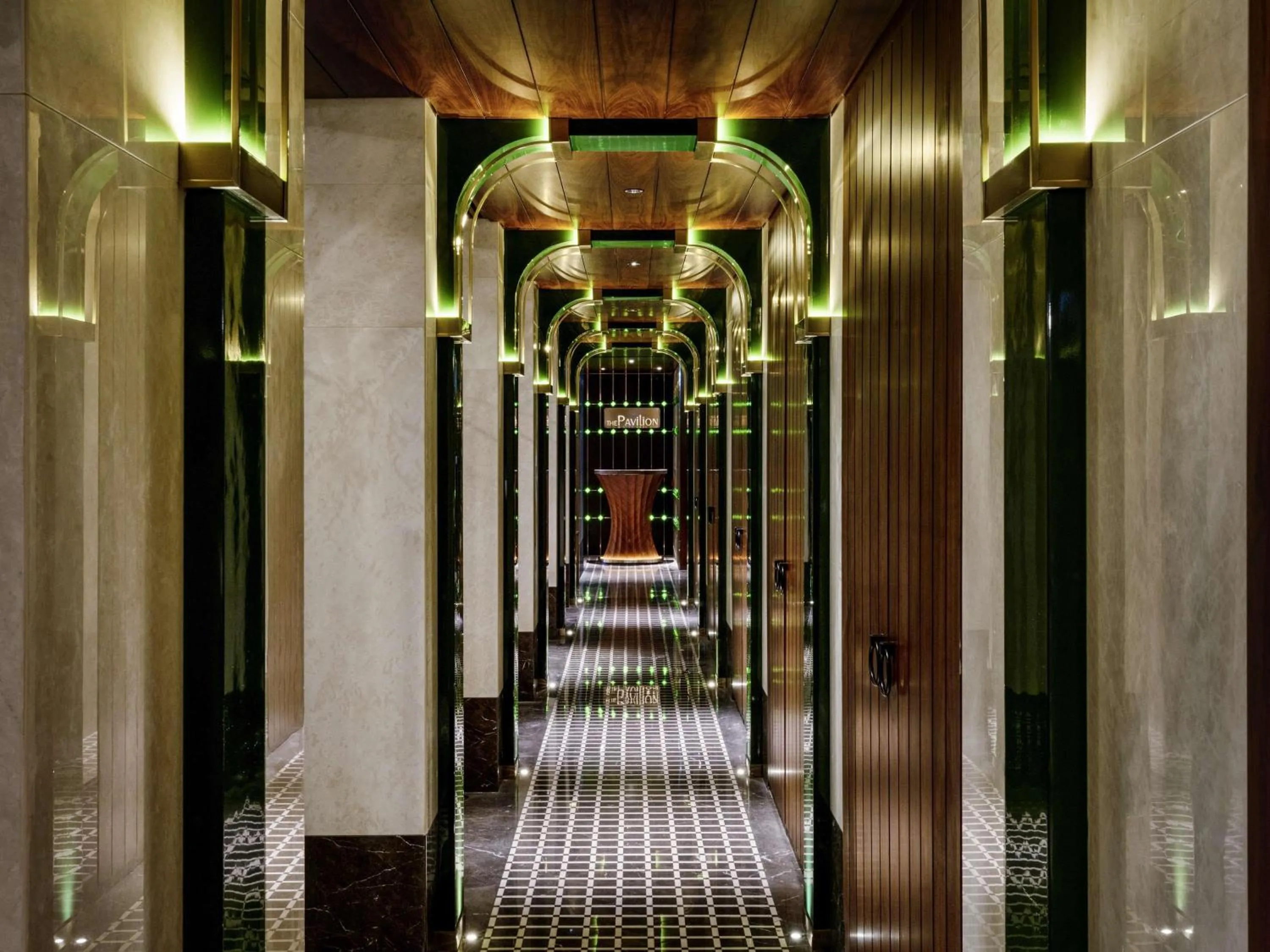 Restaurant/places to eat in The Silveri Hotel Hong Kong - MGallery Collection