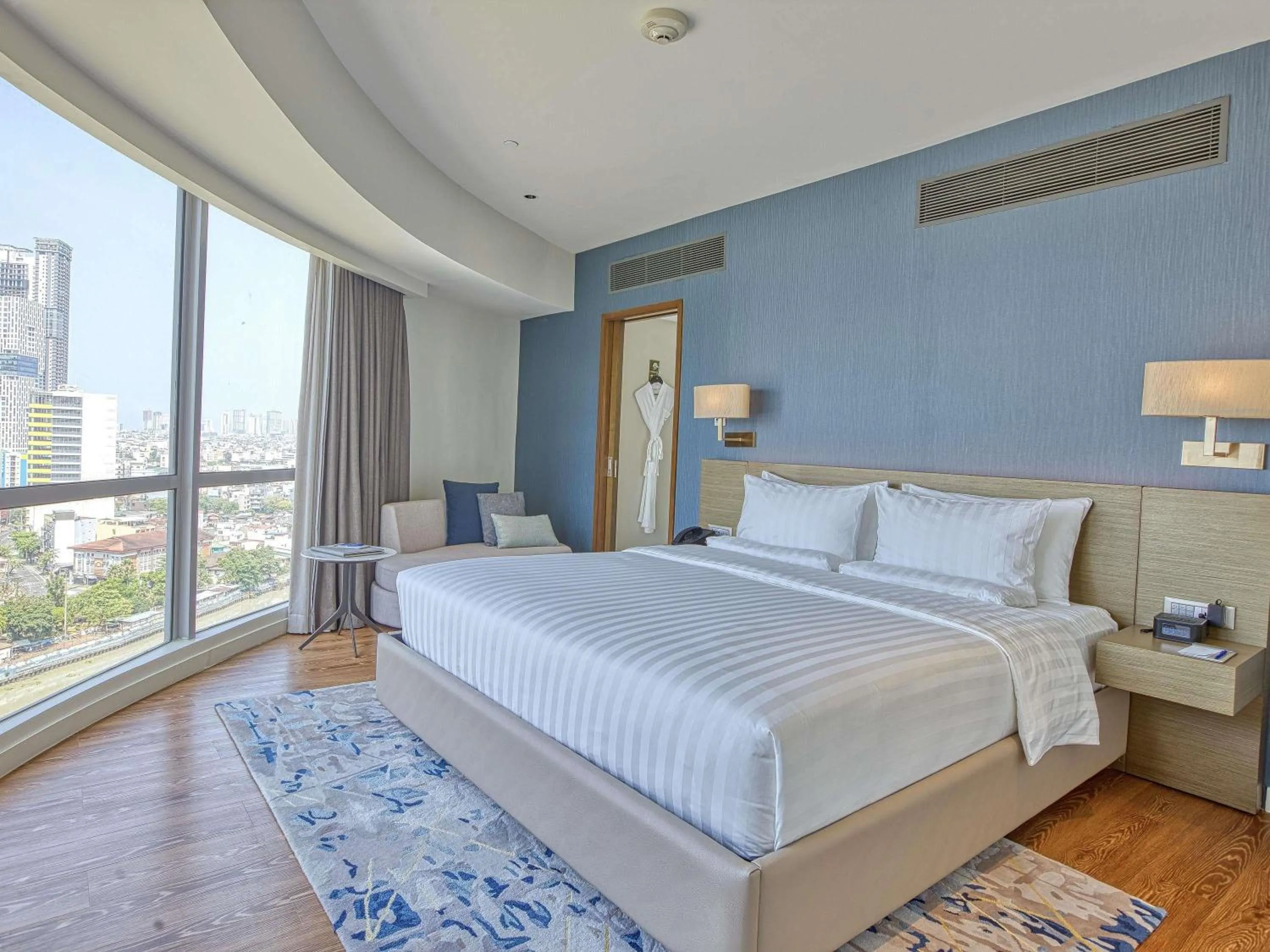 Bedroom, Bed in Novotel Suites Manila at Acqua