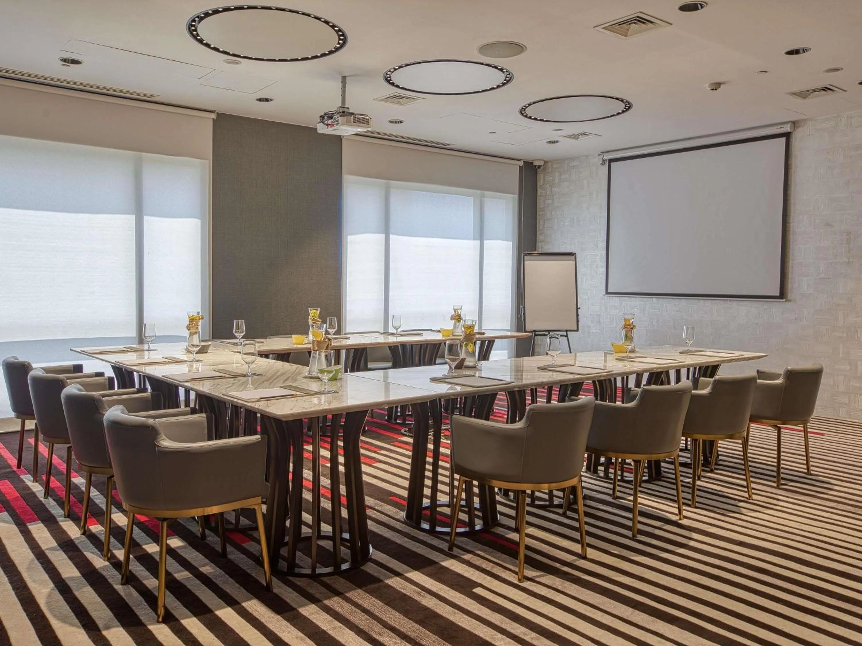 Meeting/conference room in Novotel Suites Manila at Acqua