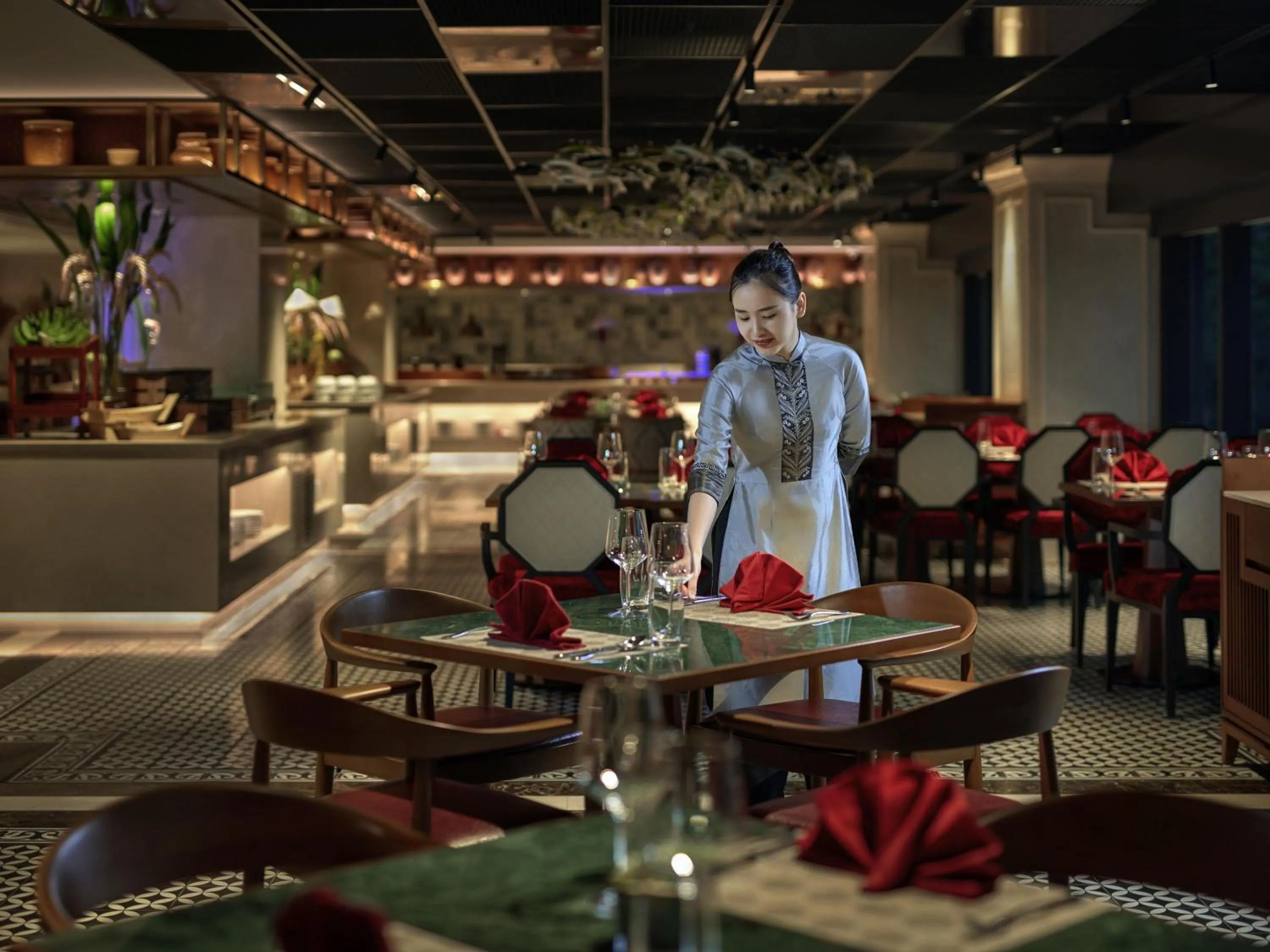 Restaurant/places to eat in Grand Mercure Hanoi