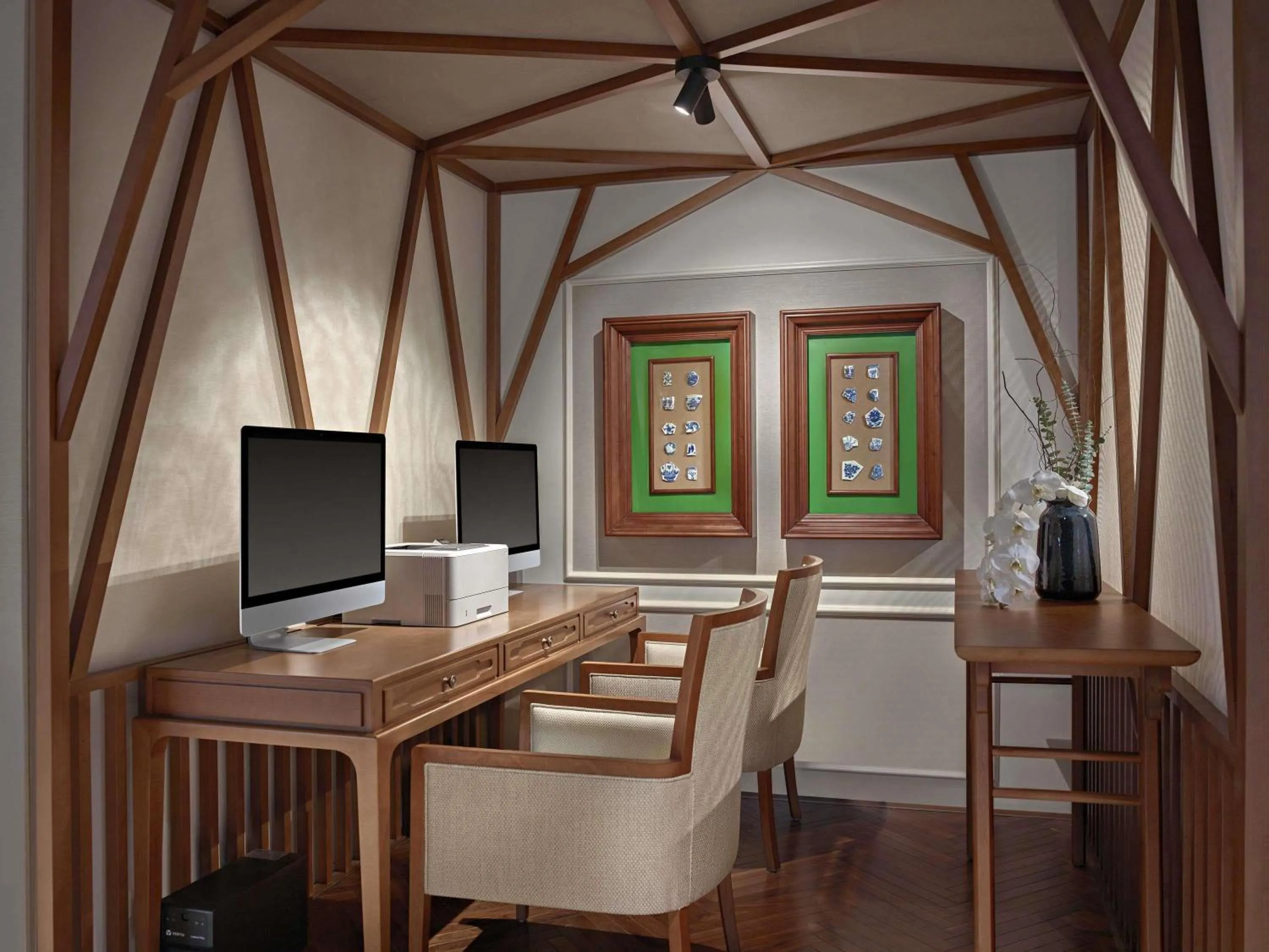 Lounge or bar in Grand Mercure Hanoi