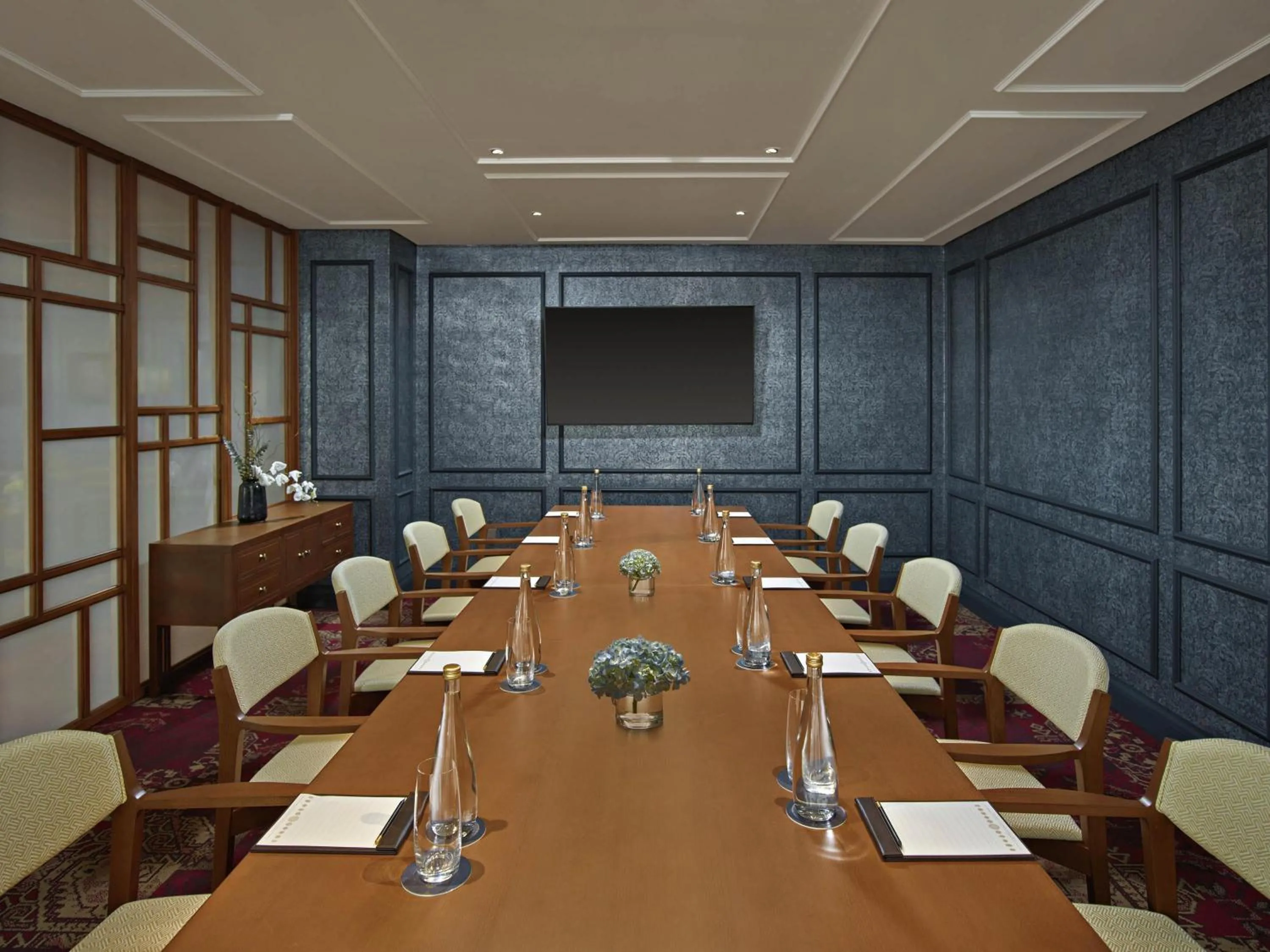 Restaurant/places to eat in Grand Mercure Hanoi