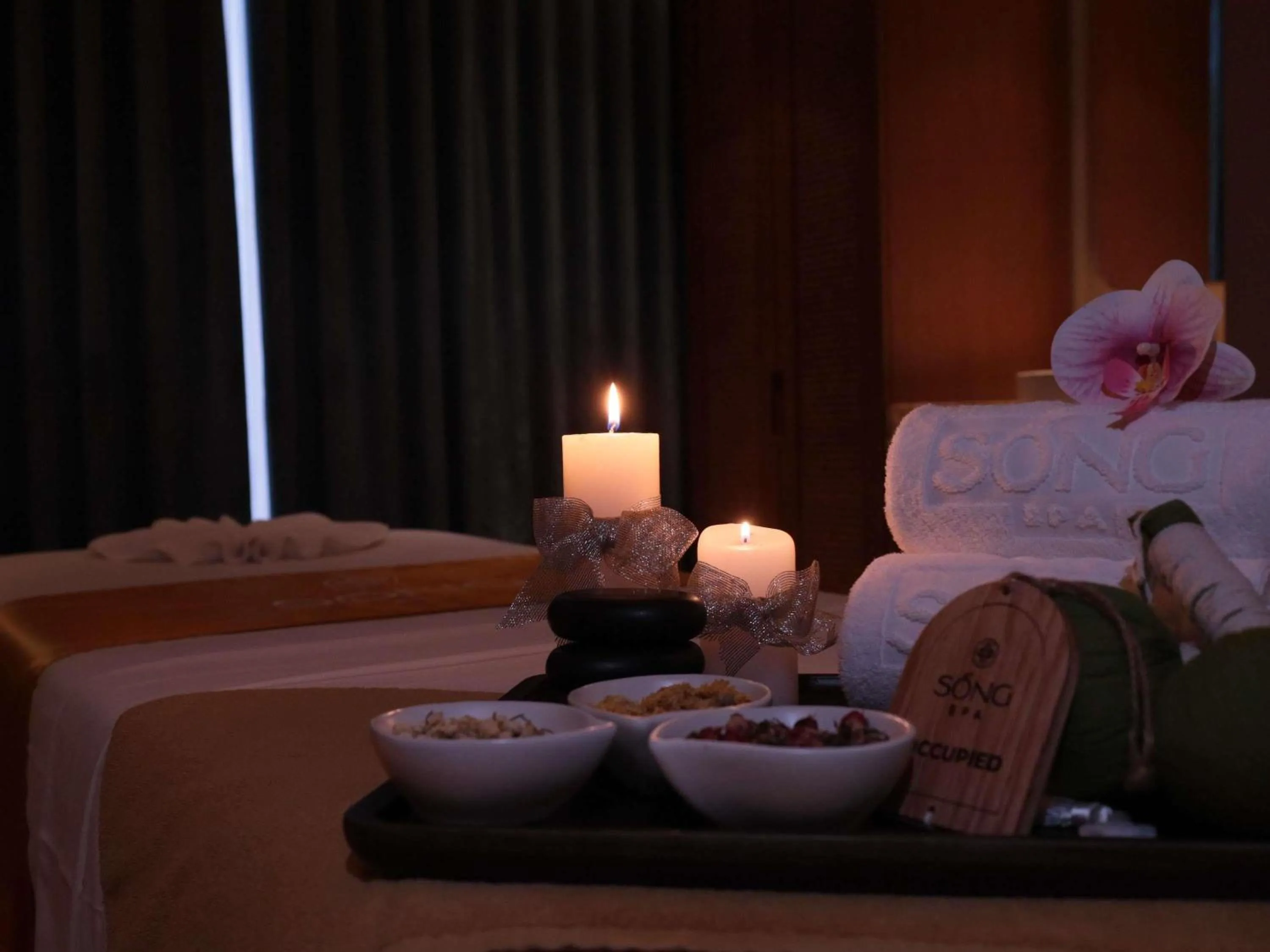 Spa and wellness centre/facilities, Bed in Grand Mercure Hanoi