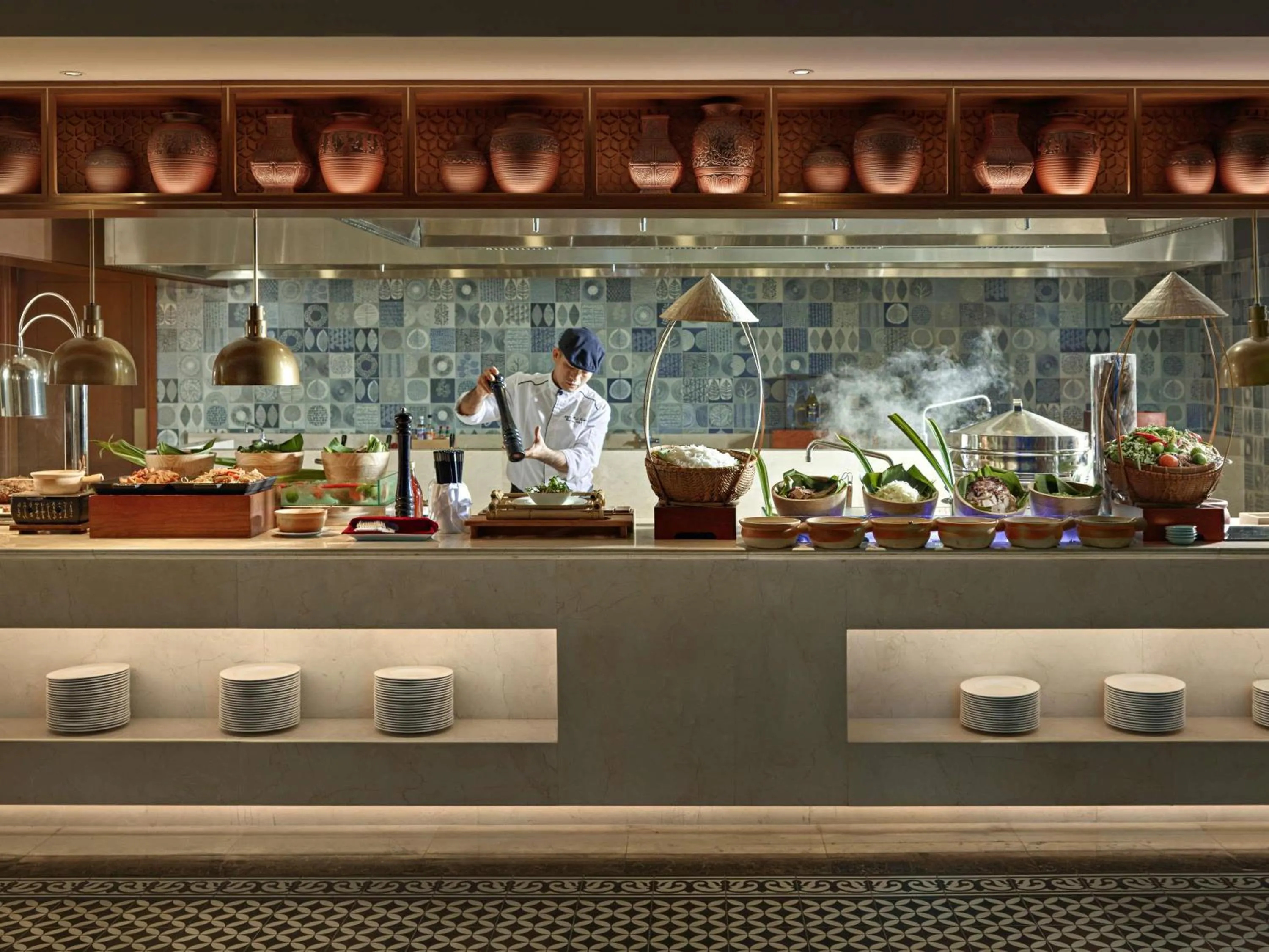 Restaurant/places to eat in Grand Mercure Hanoi