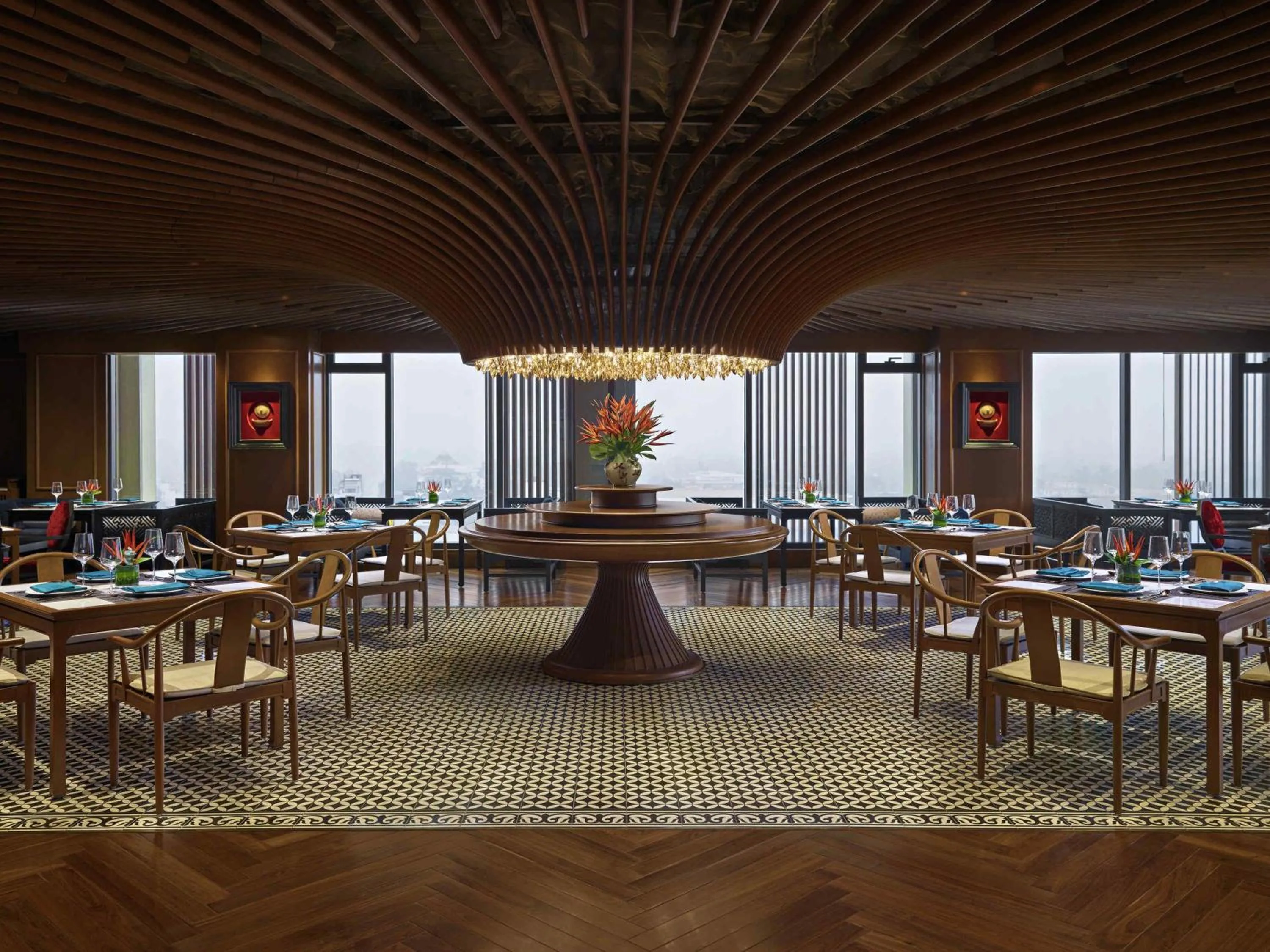 Restaurant/places to eat in Grand Mercure Hanoi