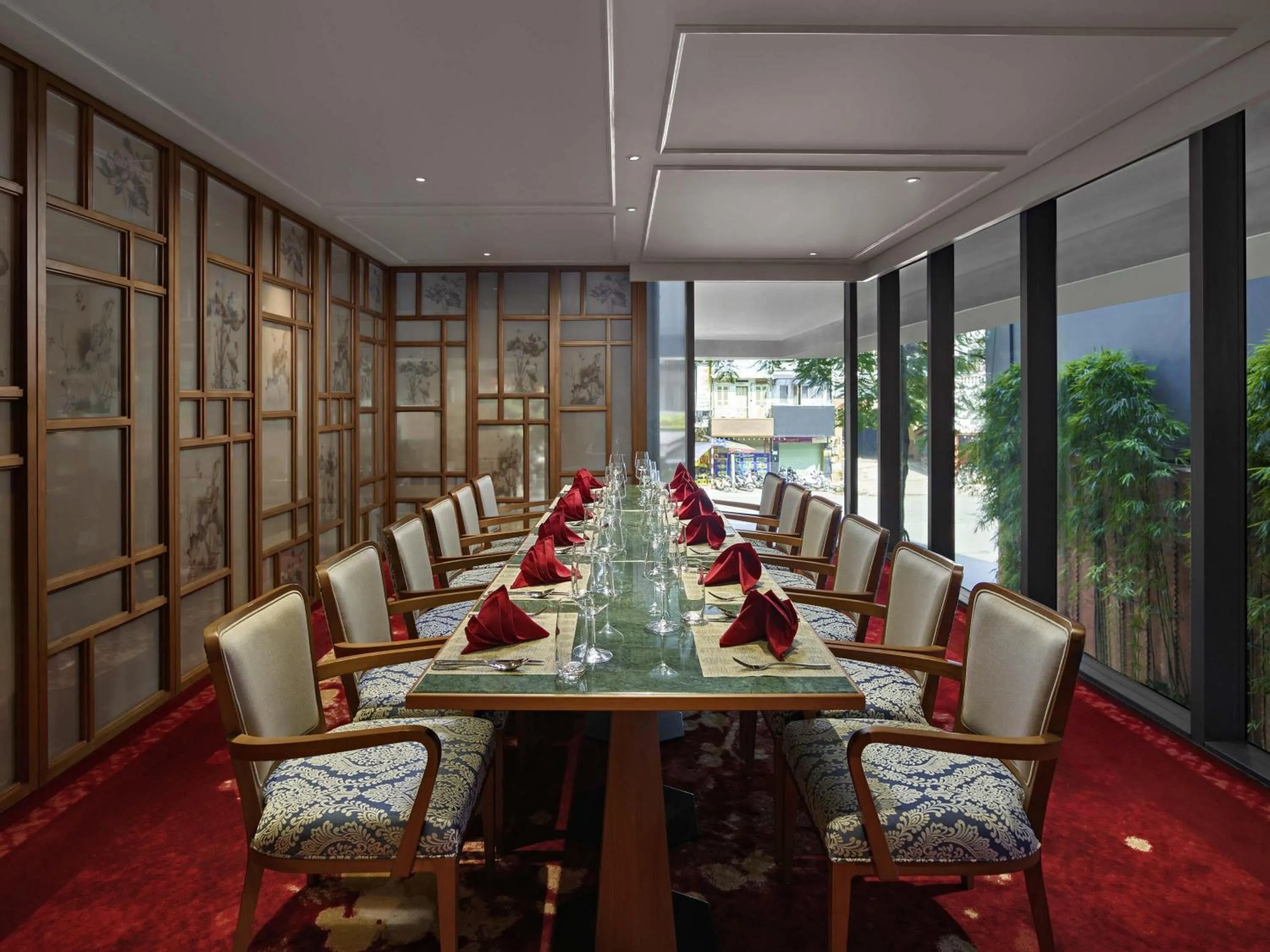 Restaurant/places to eat in Grand Mercure Hanoi