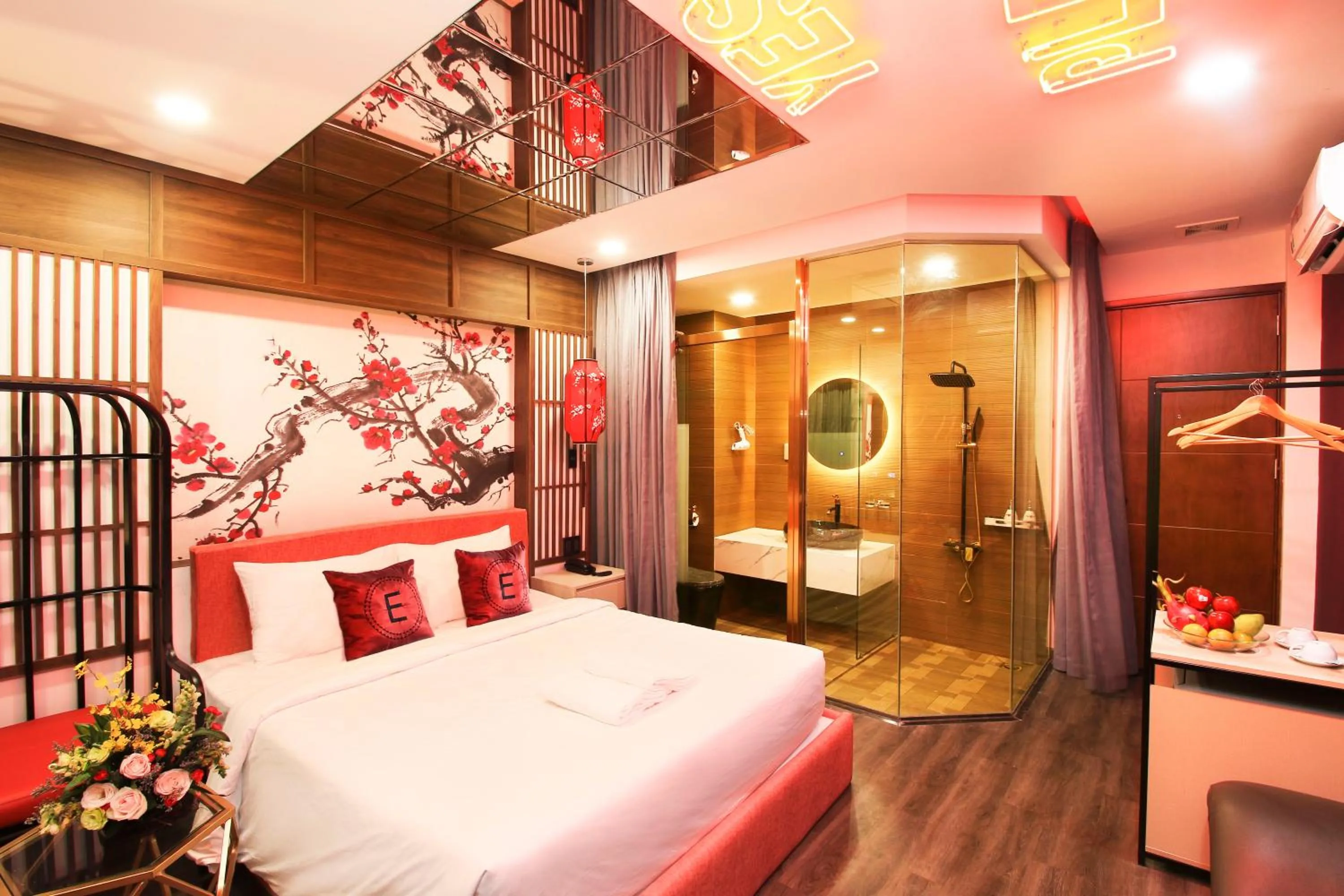 Bathroom, Bed in EROS Hotel - Love Hotel