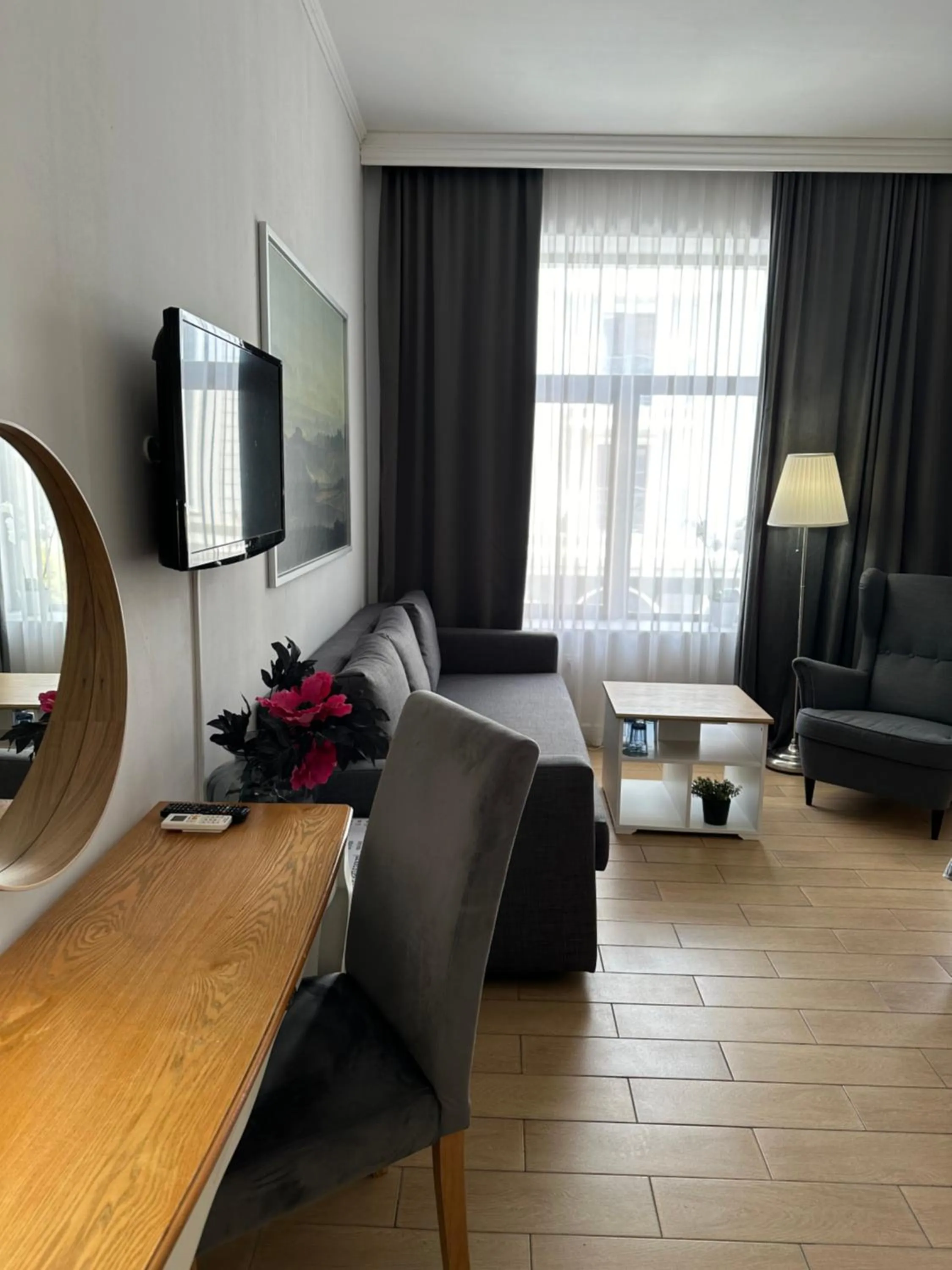 Photo of the whole room in Hotel Art