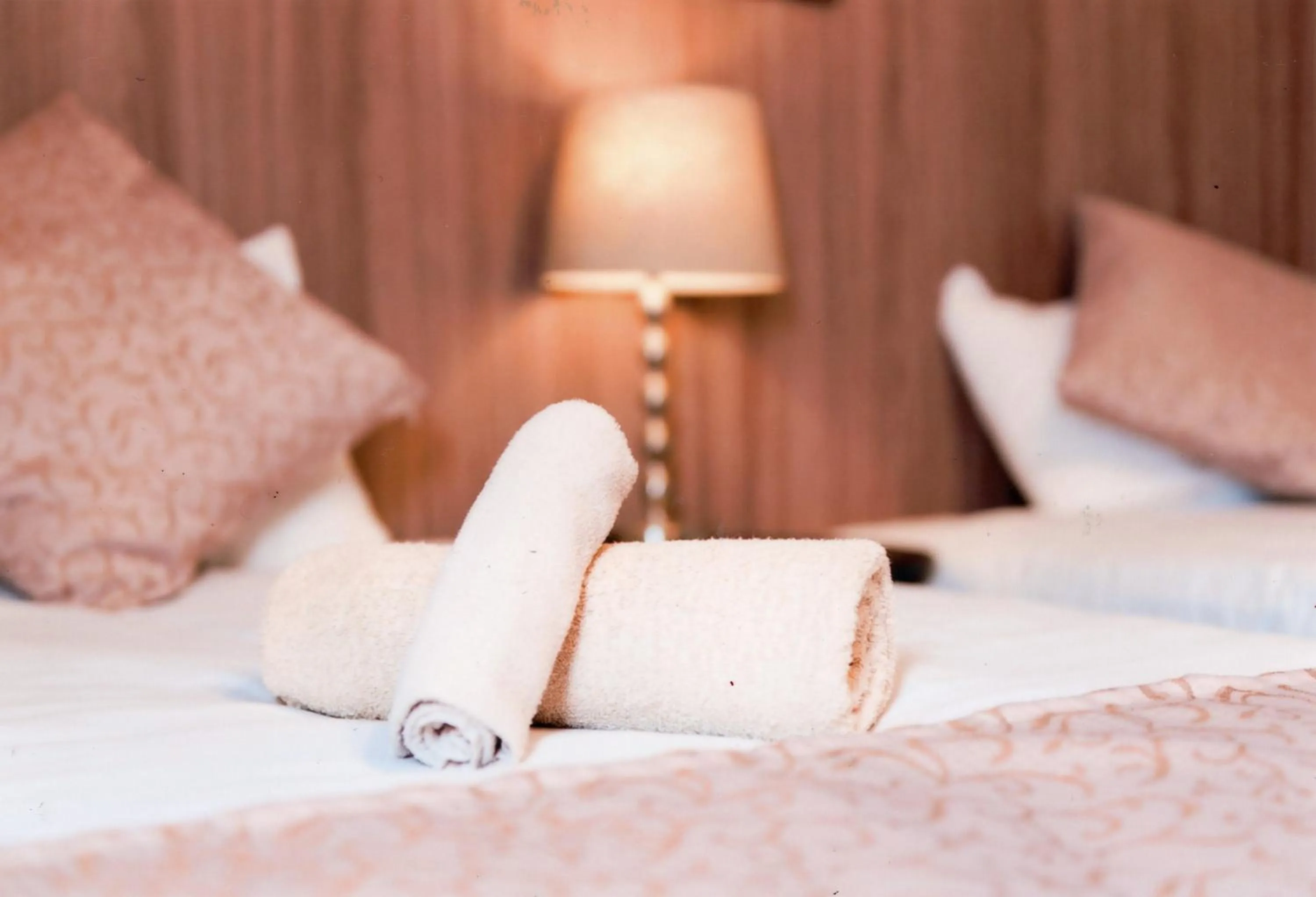 Bedroom, Bed in Sakura Sands Hotel