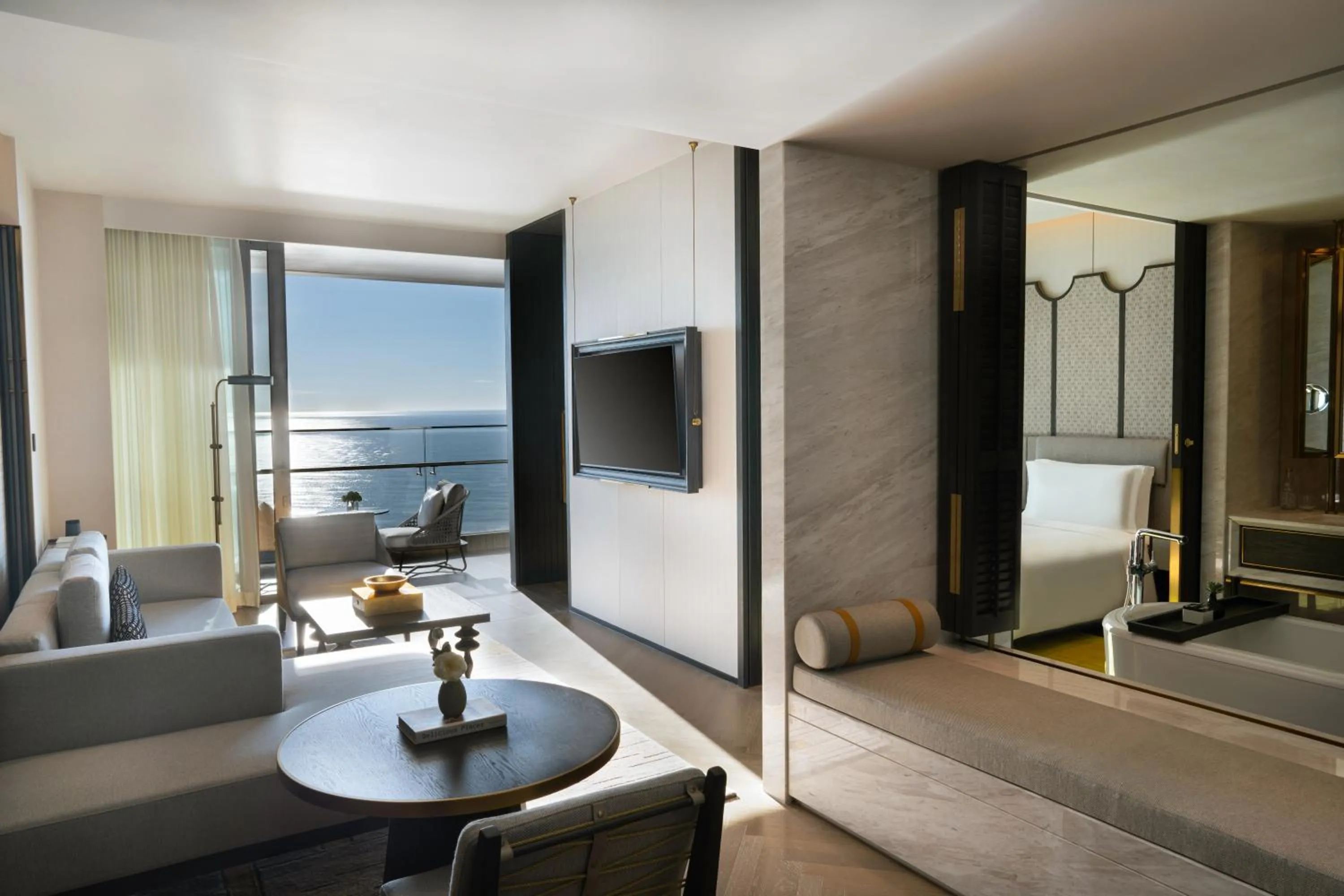 Living room, Bed in Hoiana Hotel & Suites