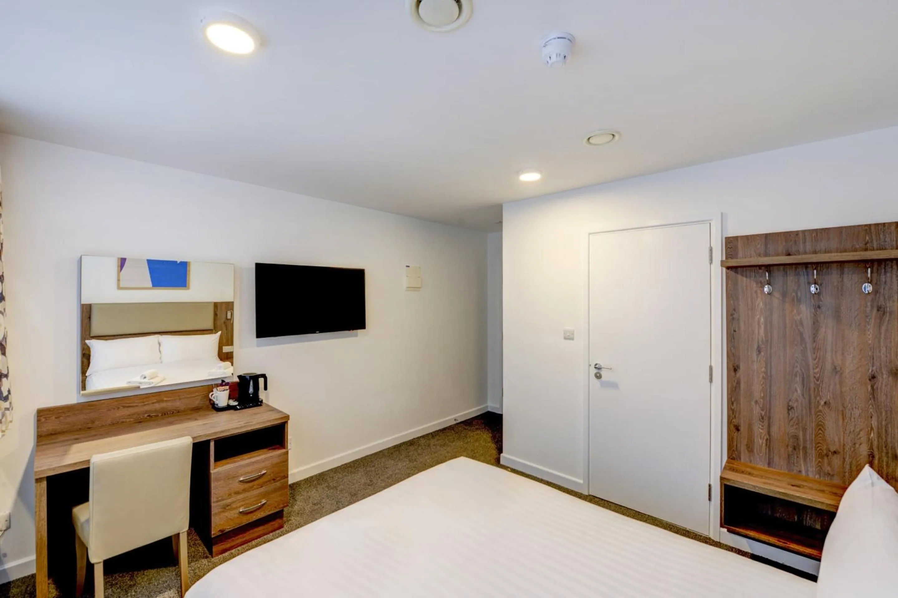 Bedroom, Bed in OYO Plymouth Central Hotel