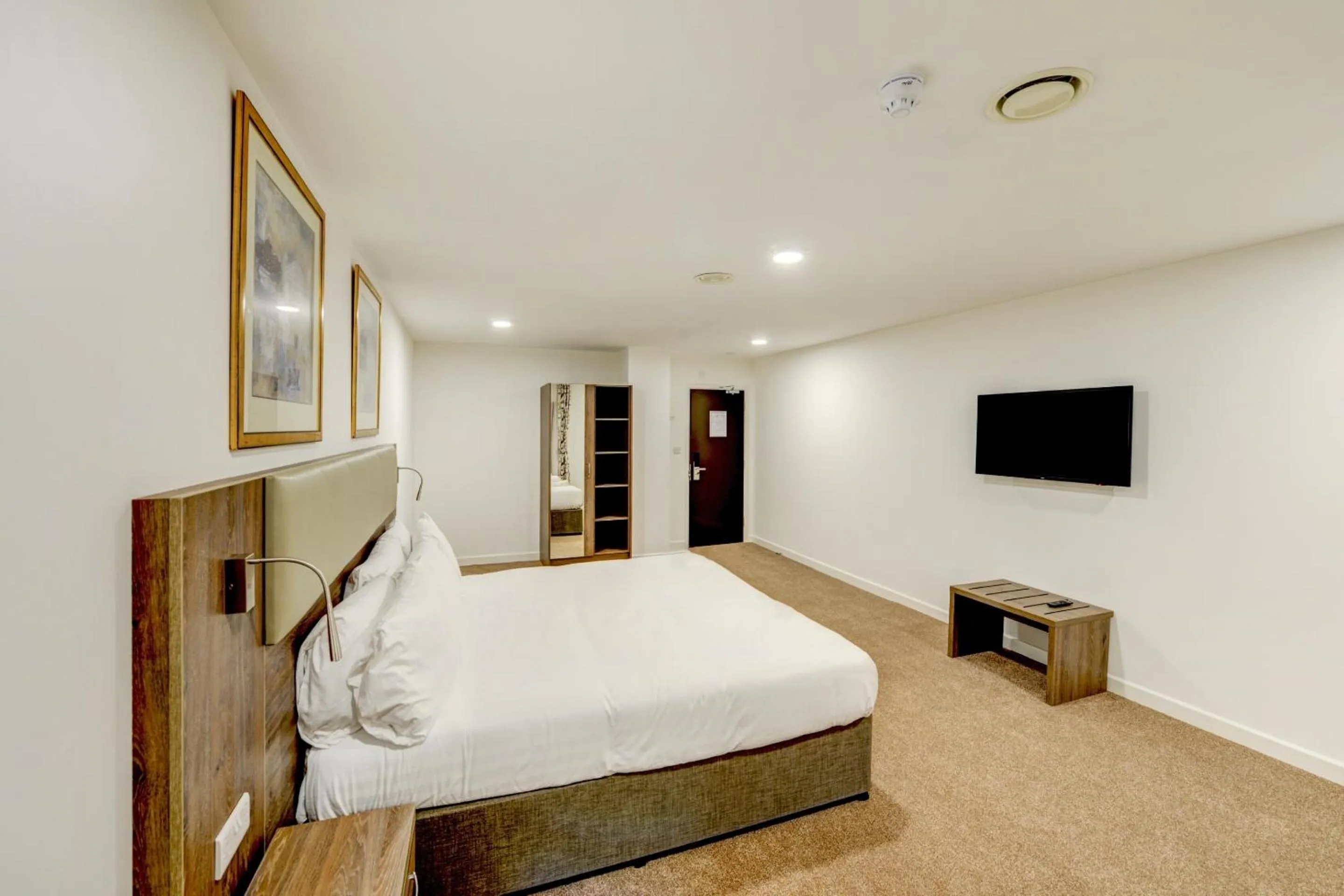 Bedroom, Bed in OYO Plymouth Central Hotel