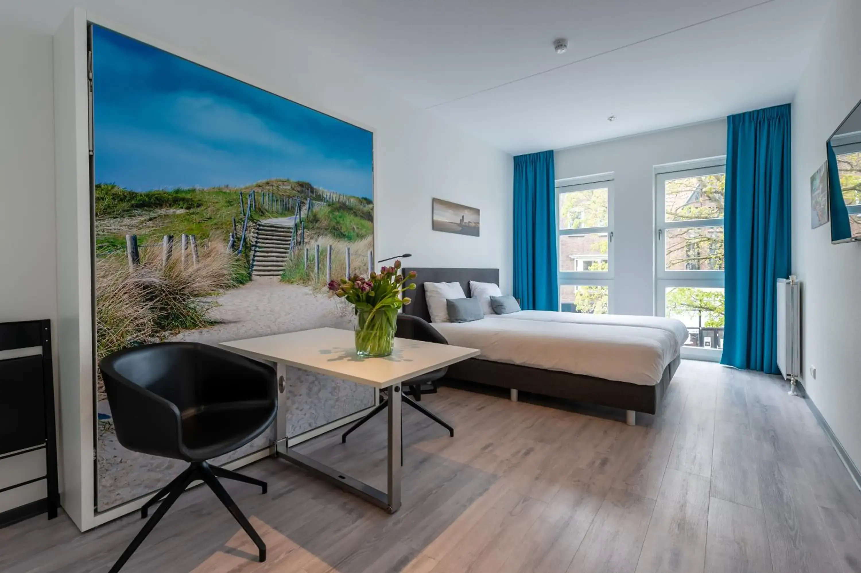 Photo of the whole room, Bed in Hotel Residentie Vlissingen Photo of the whole room, Bed in Hotel Residentie Vlissingen