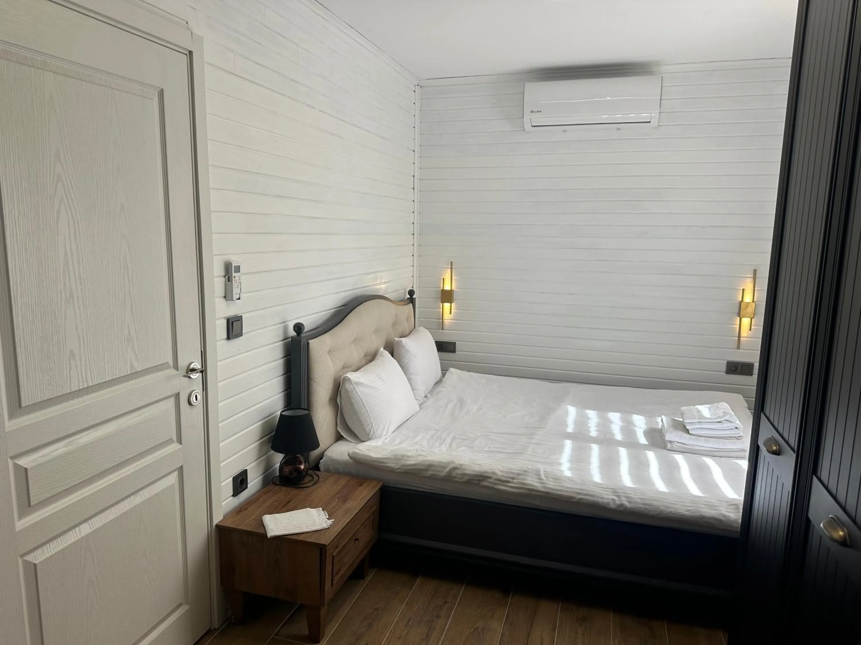 Bed in premium park apart otel