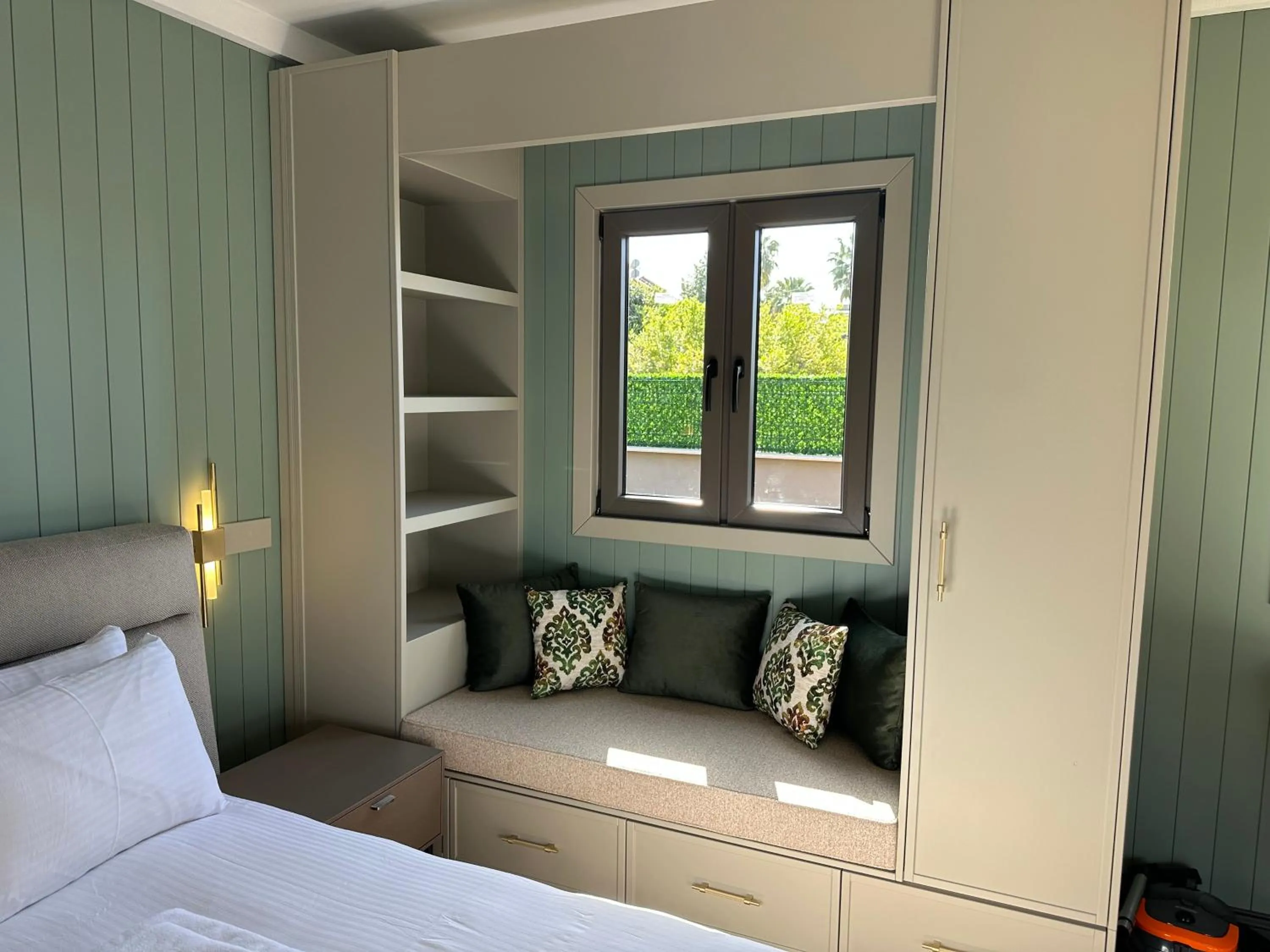 Bed in premium park apart otel