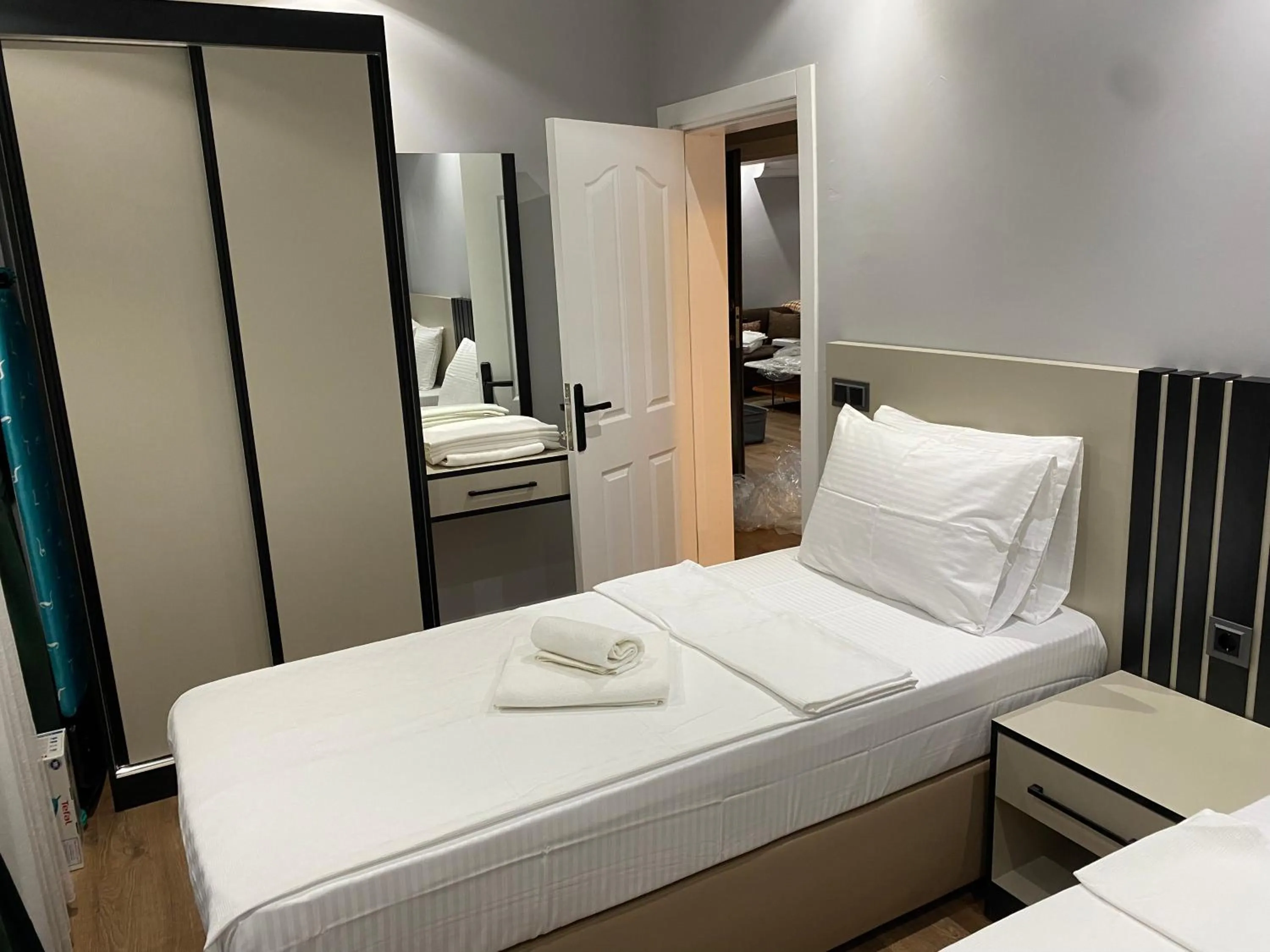 Bed in premium park apart otel