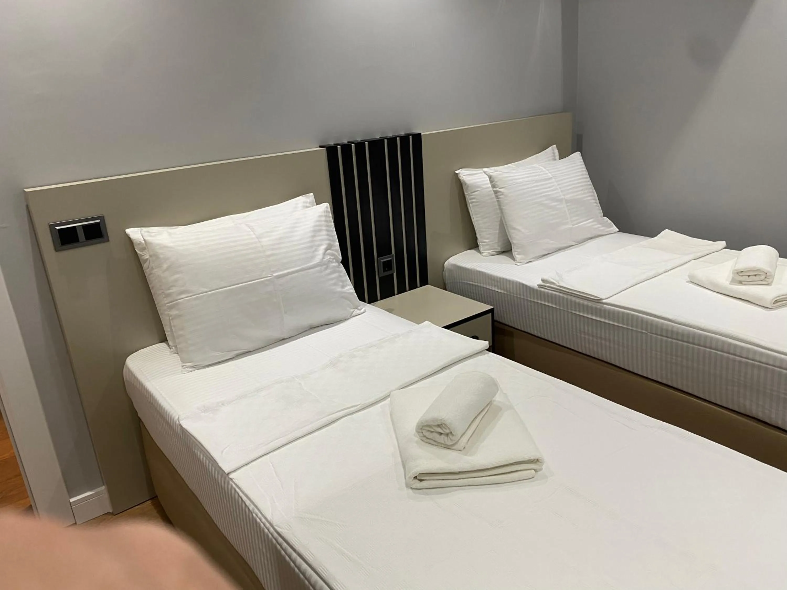 Bed in premium park apart otel