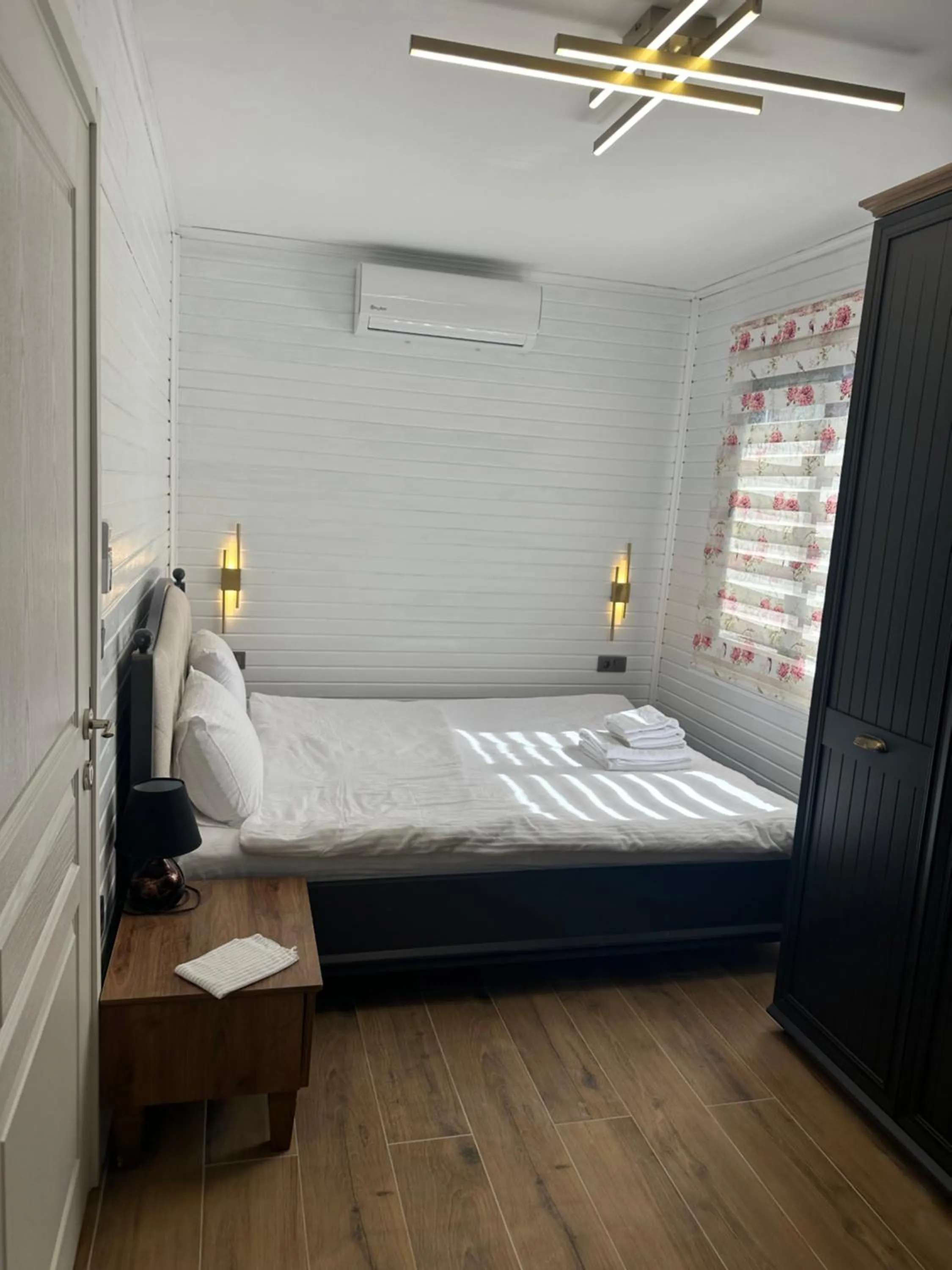 Bed in premium park apart otel