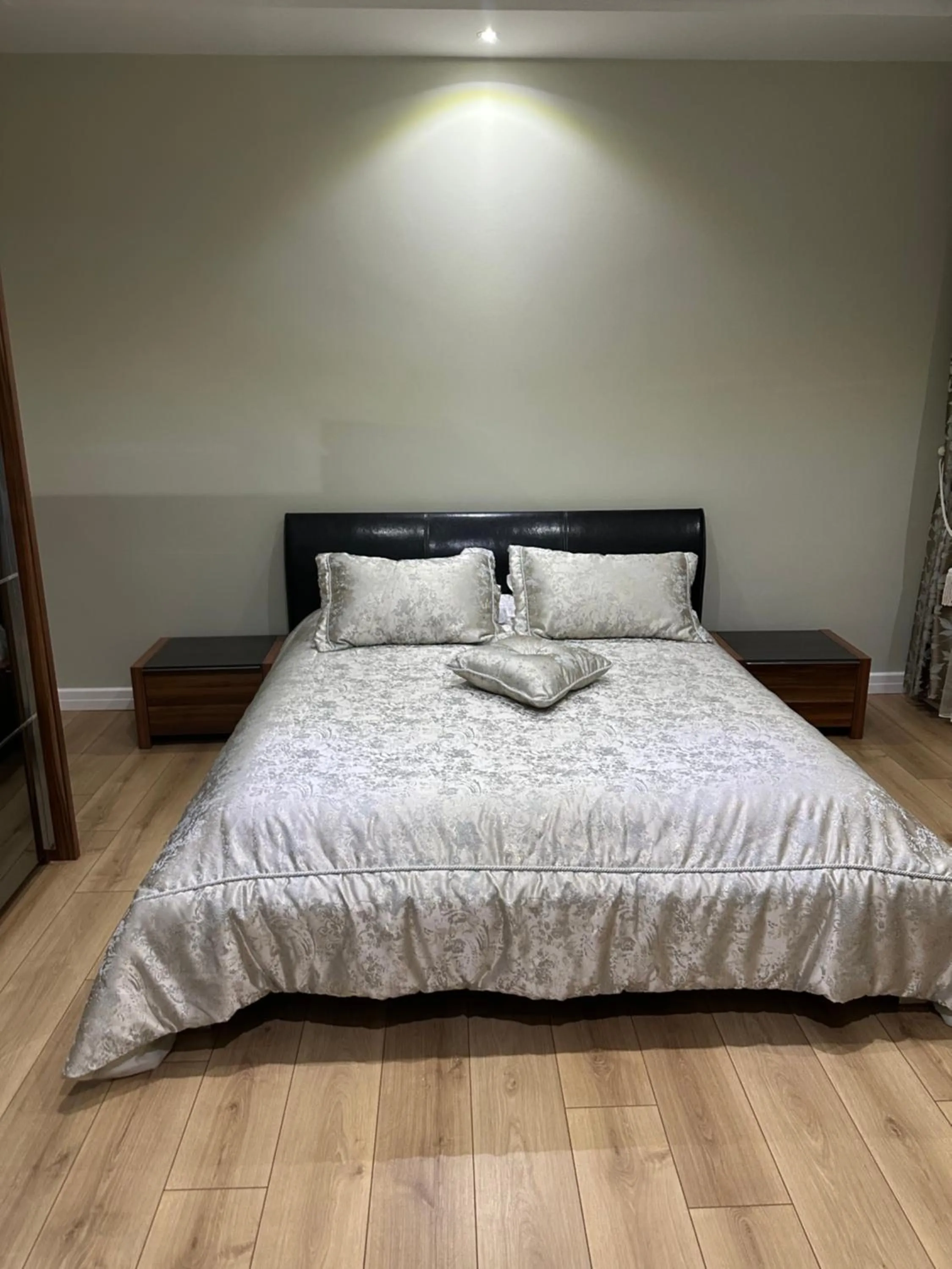 Bed in premium park apart otel