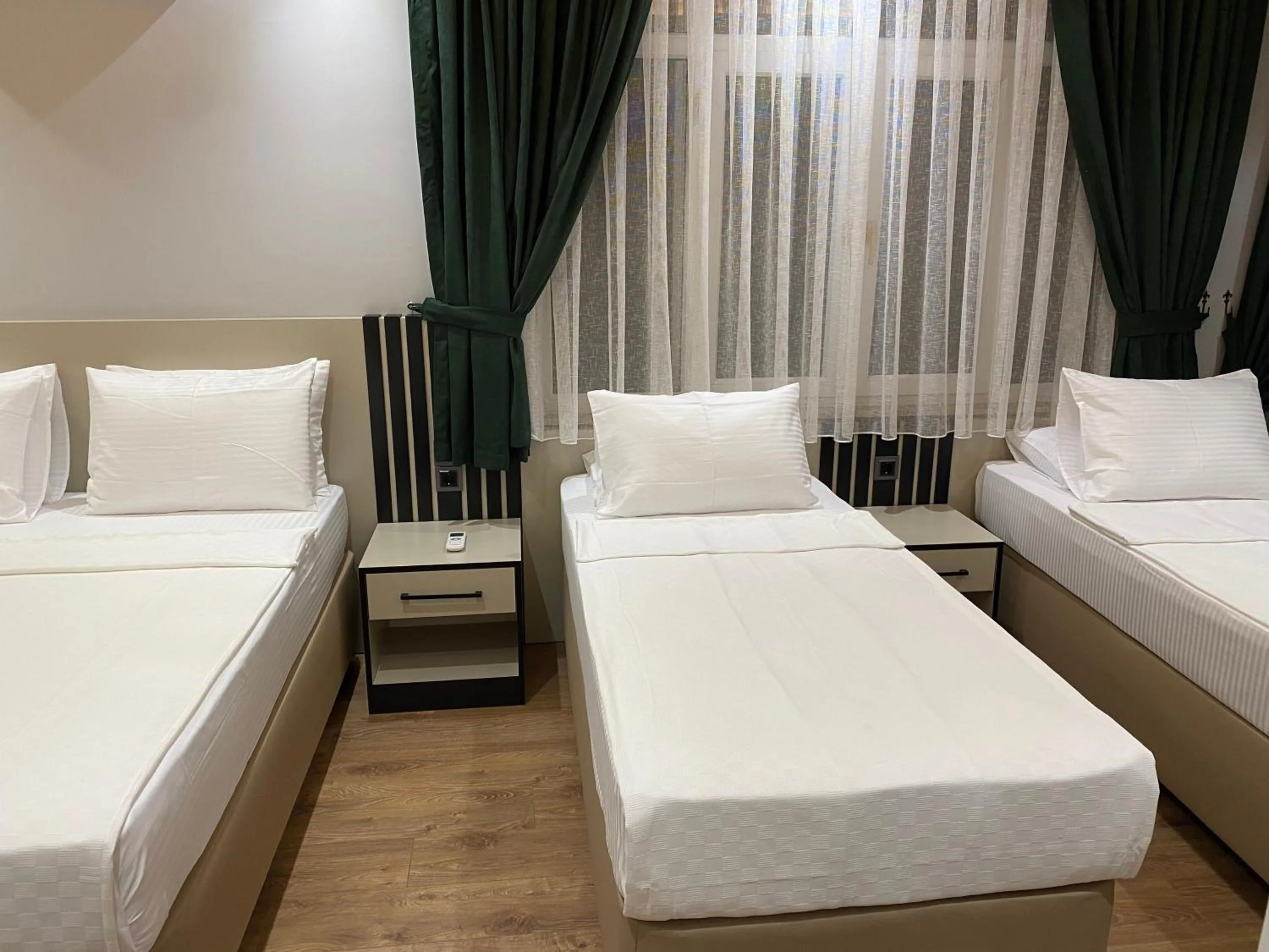 Bed in premium park apart otel