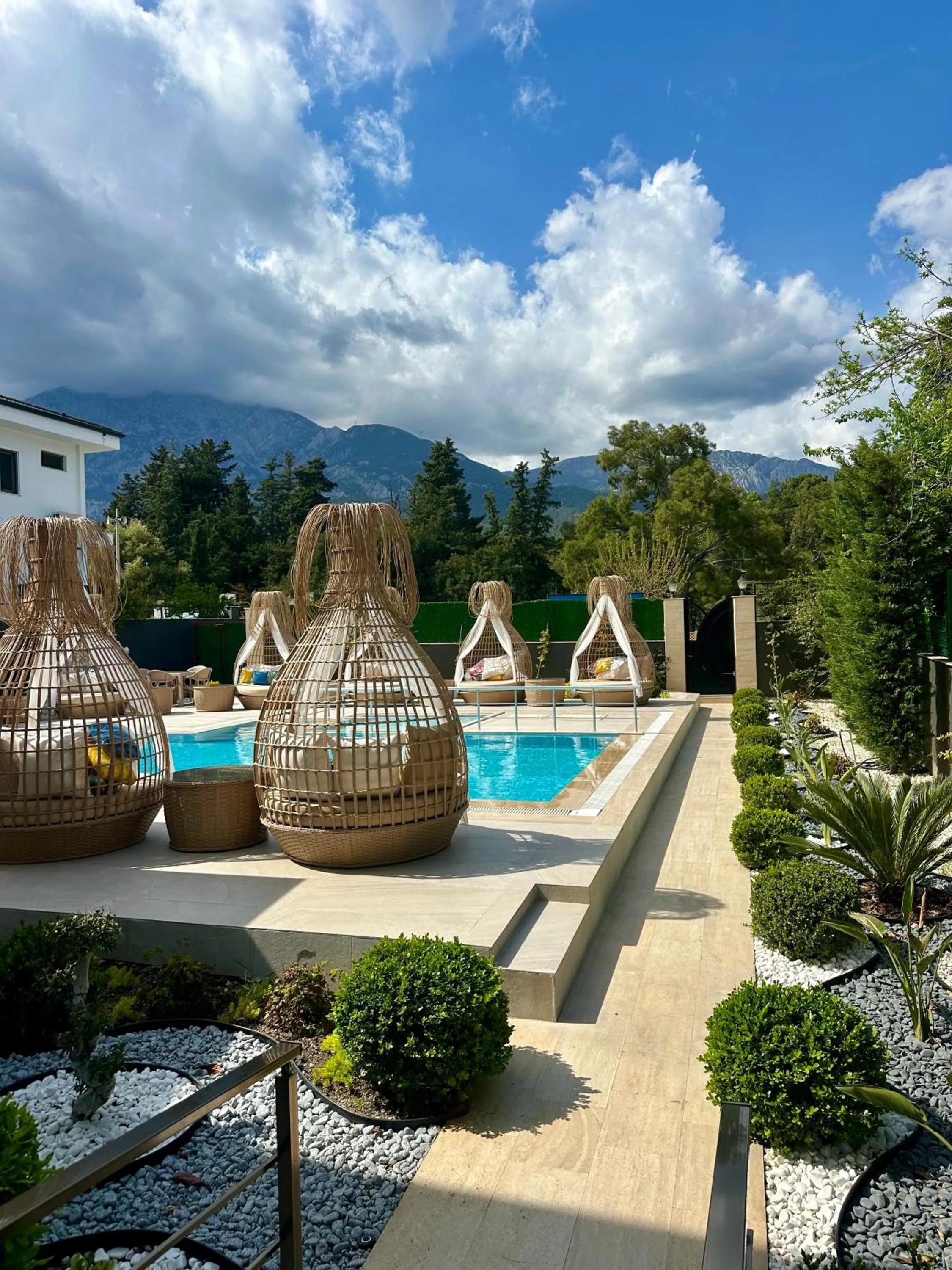 Natural landscape in premium park apart otel