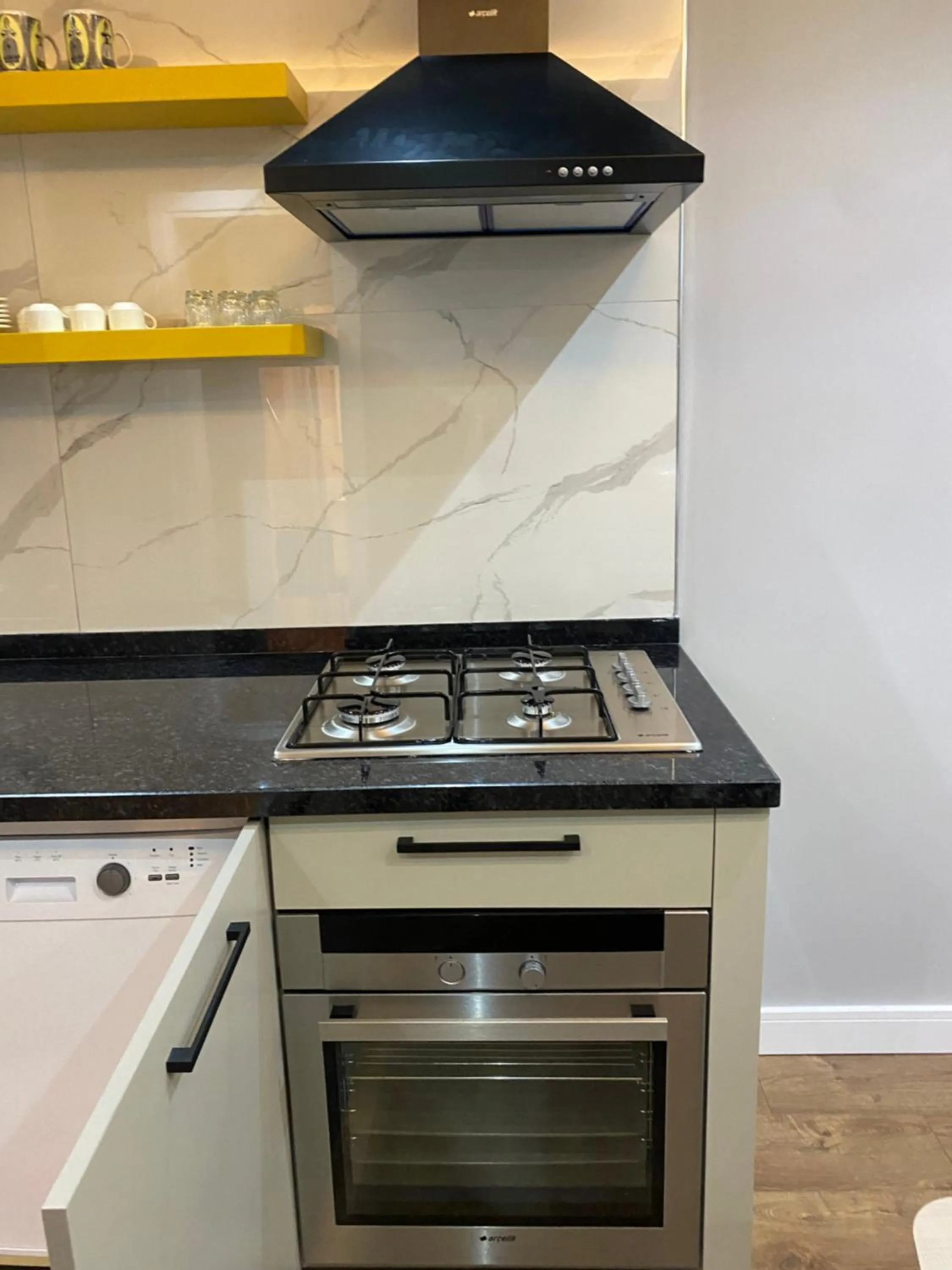 Kitchen or kitchenette in premium park apart otel