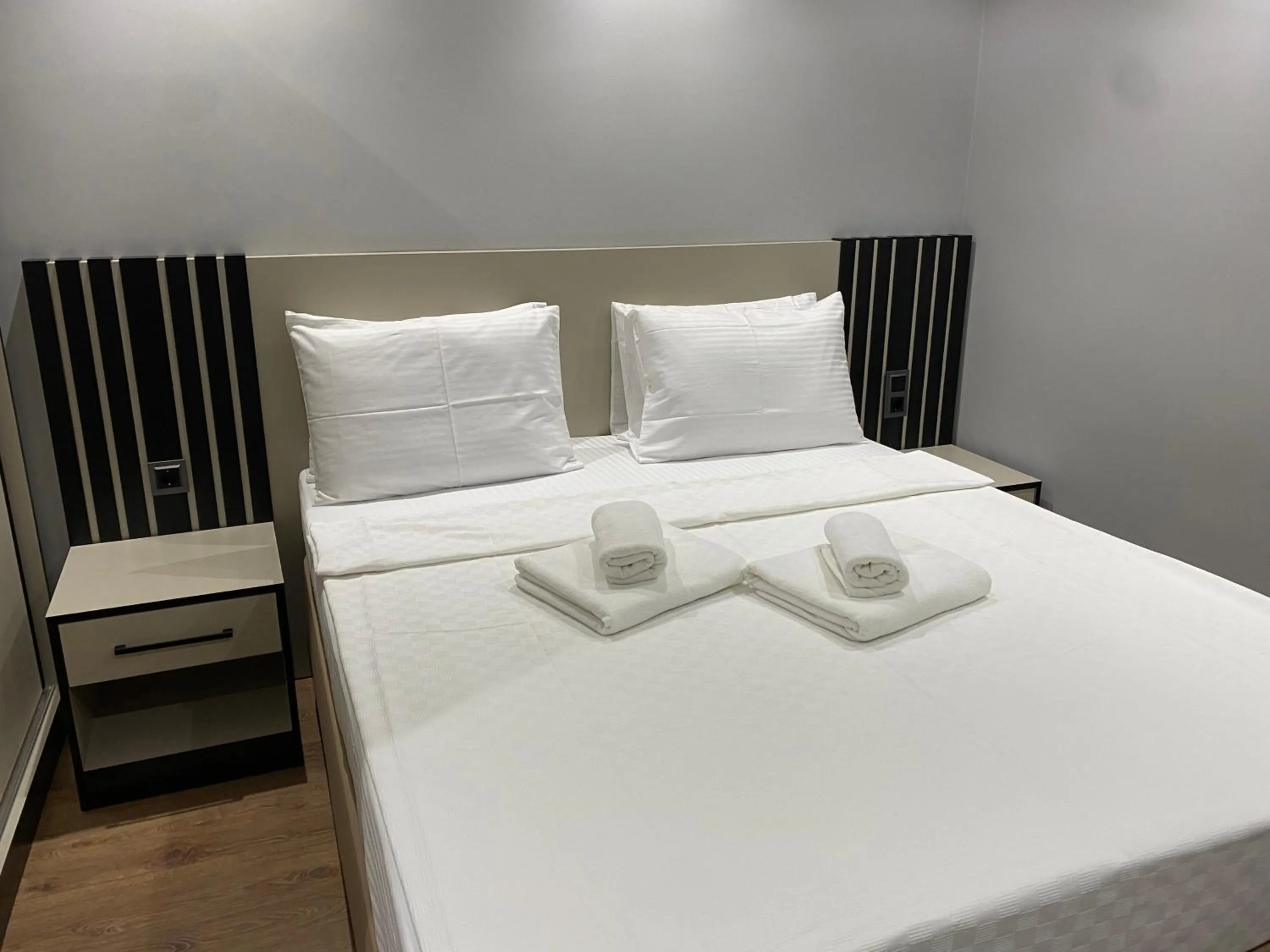 Bed in premium park apart otel