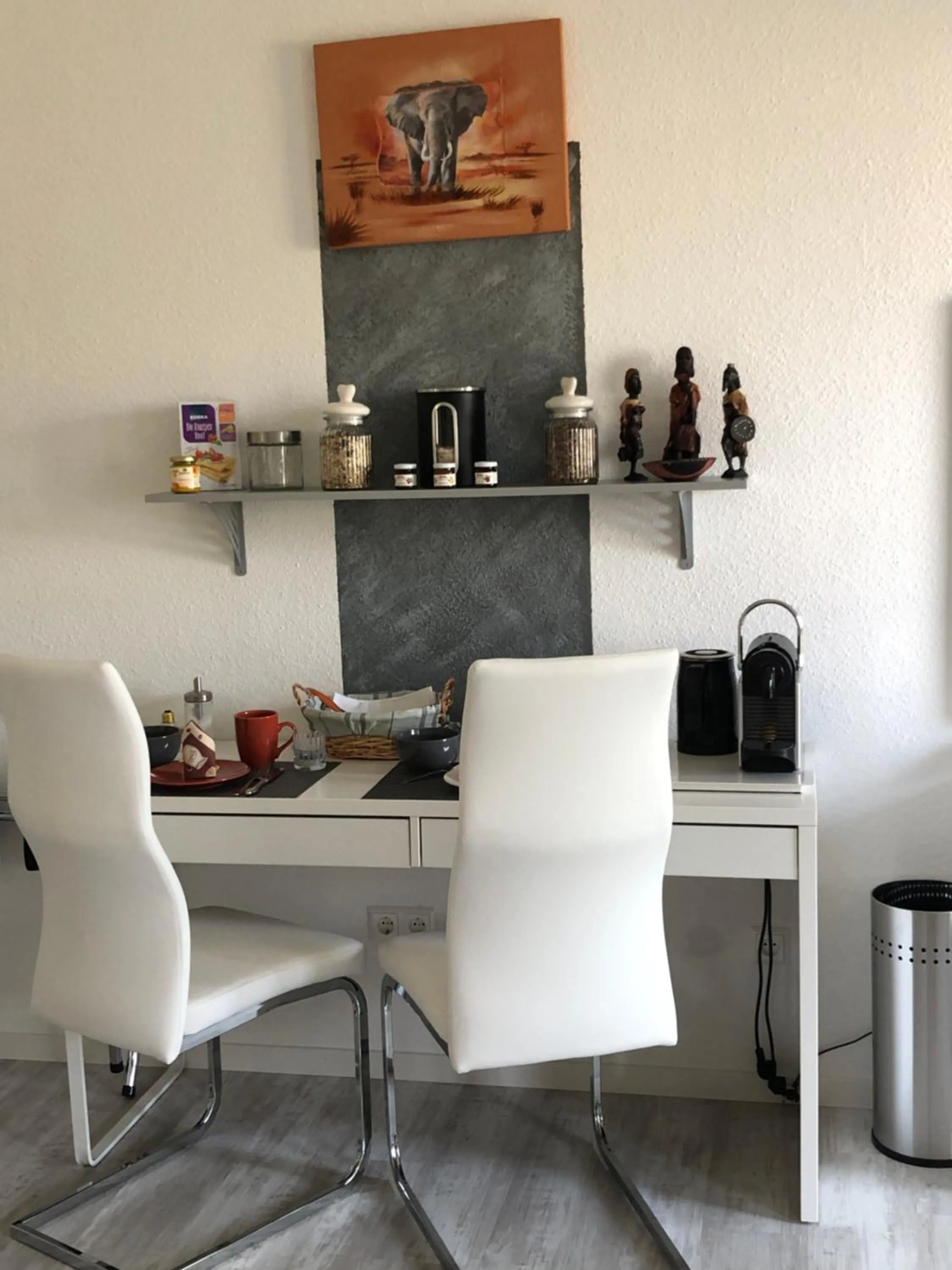 Continental breakfast in Maggies-Apartment-Hannover