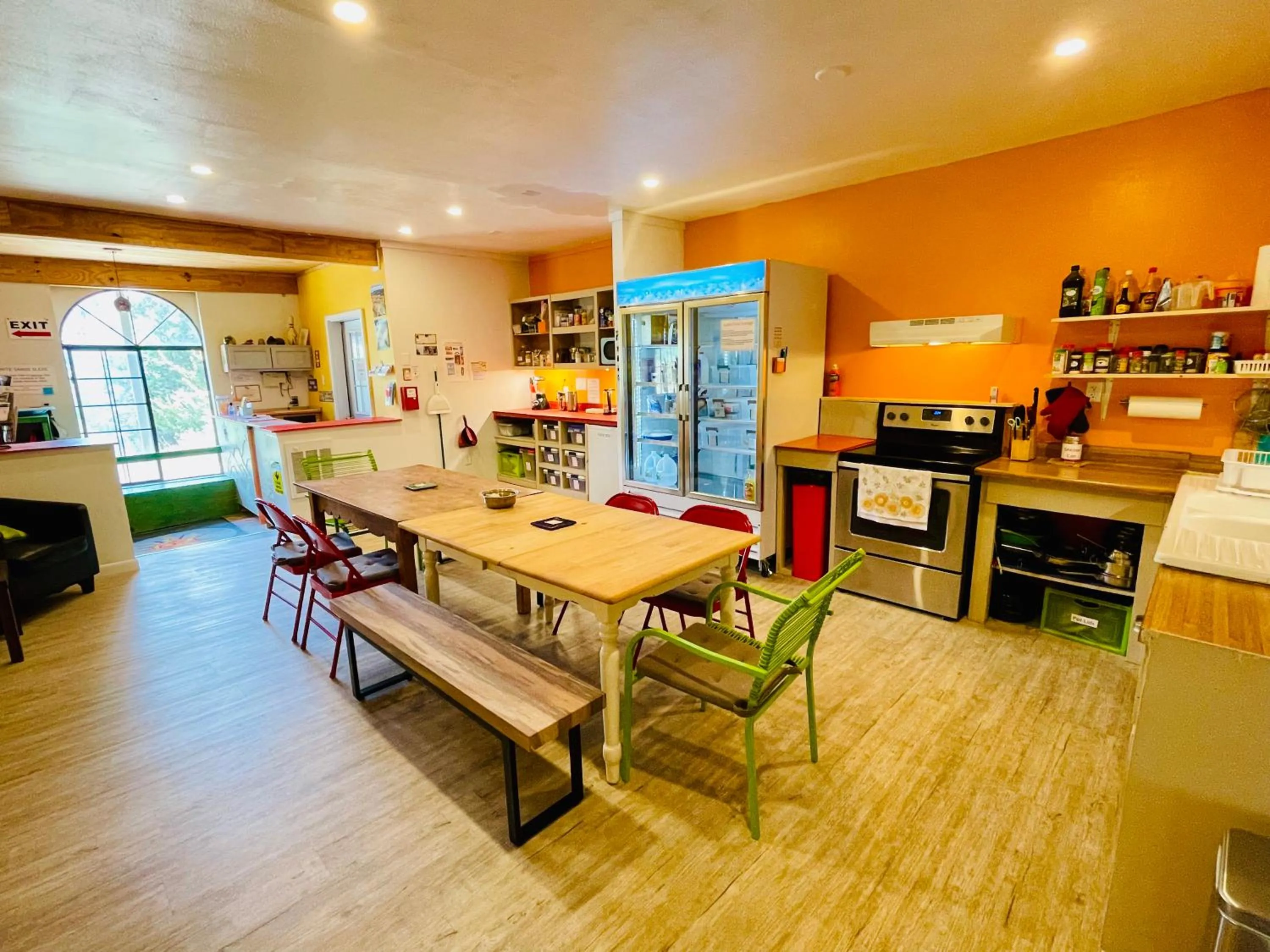 Communal kitchen in Cloudcroft Hostel