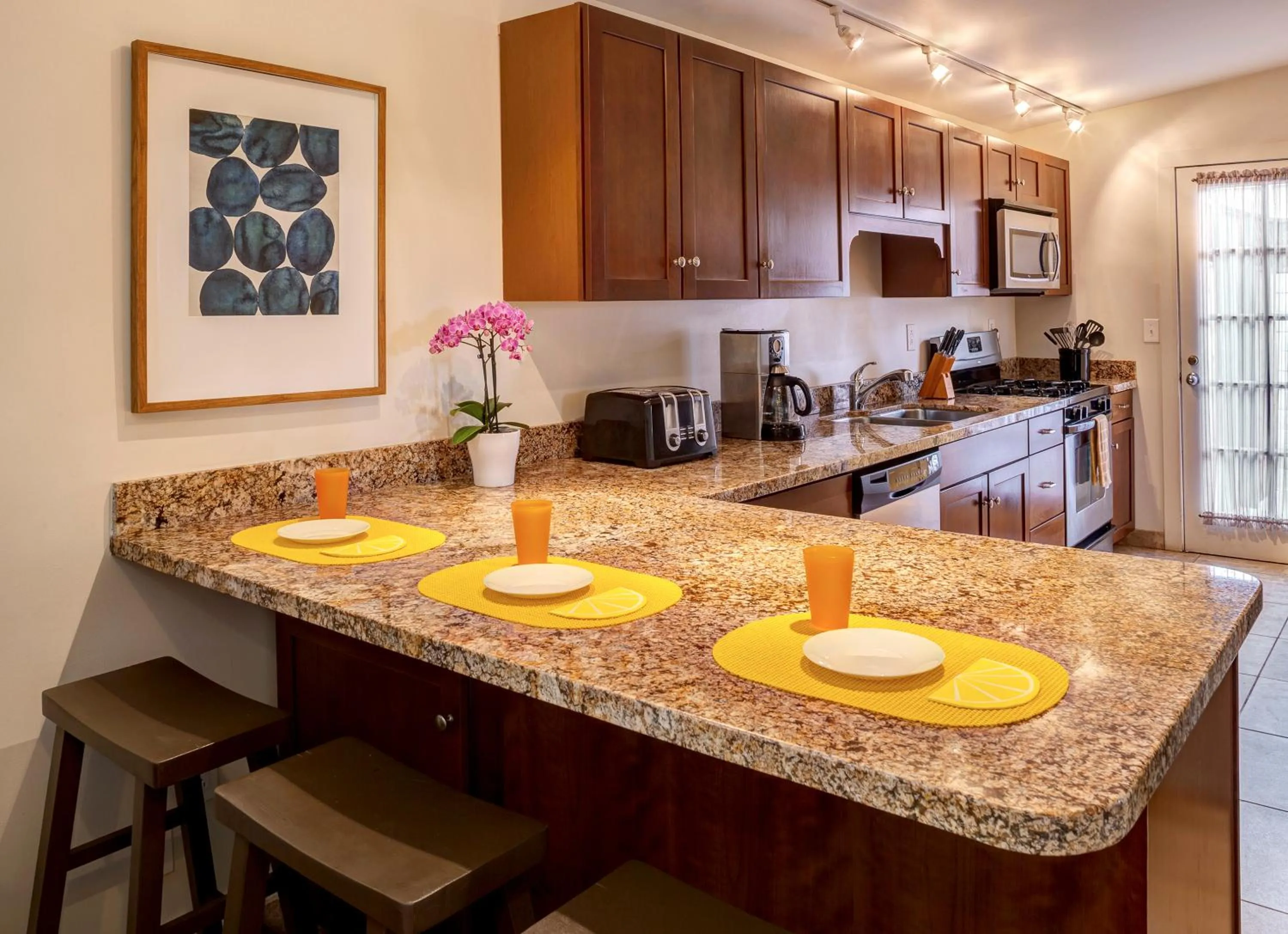 Kitchen or kitchenette, Kitchen/Kitchenette in Avance Hotel