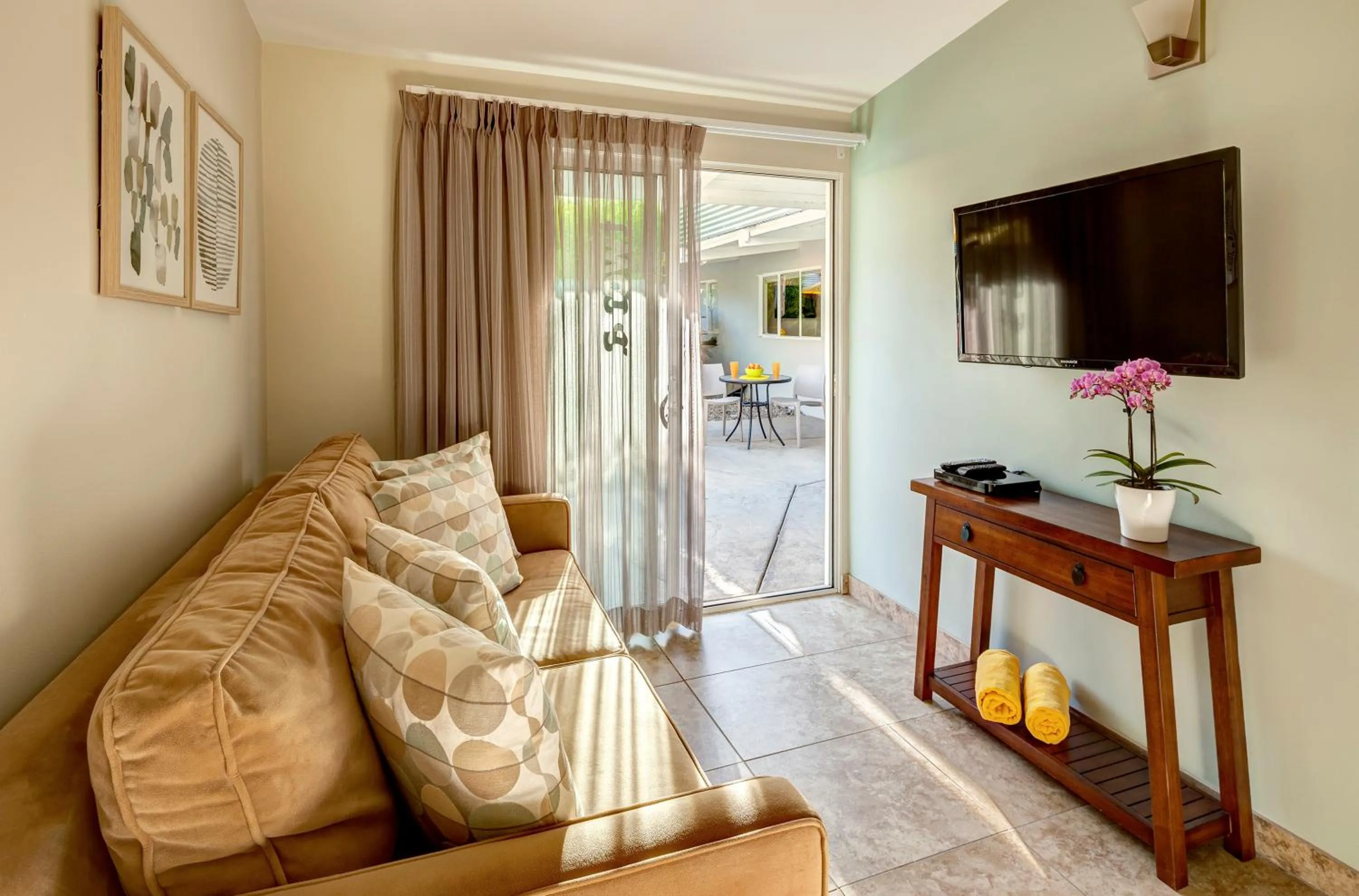 Seating Area in Avance Hotel