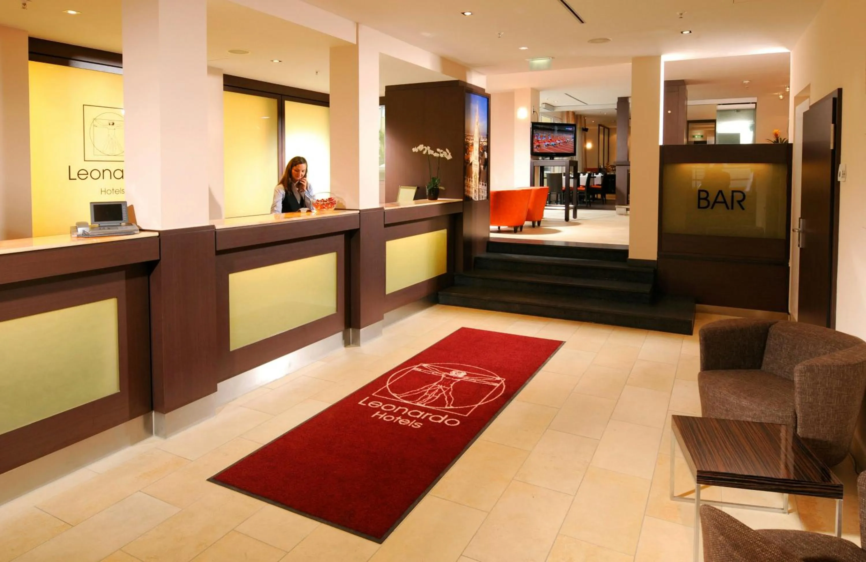 Lobby or reception in Leonardo Hotel München City Center