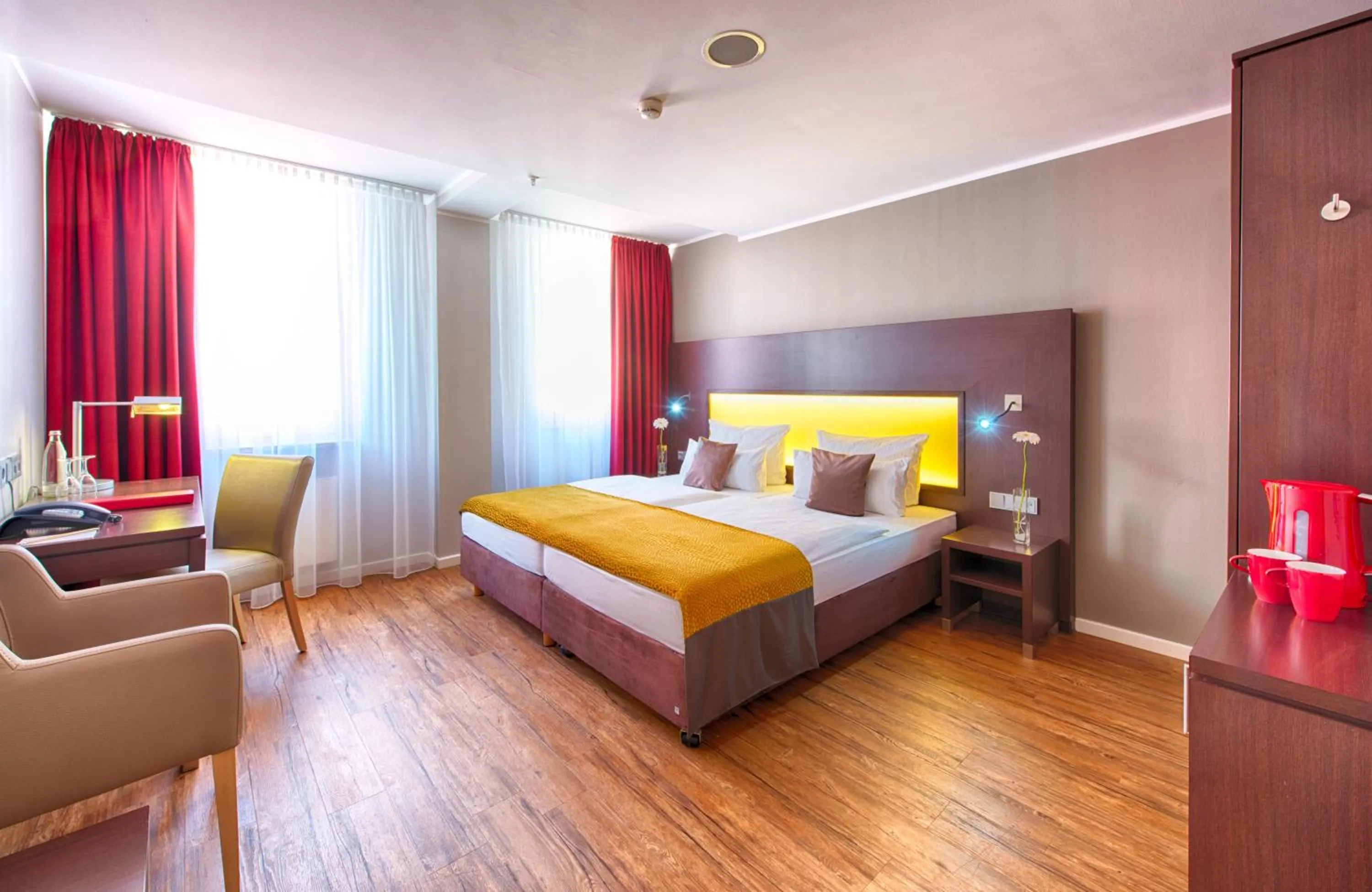 Photo of the whole room, Bed in Leonardo Hotel München City Center