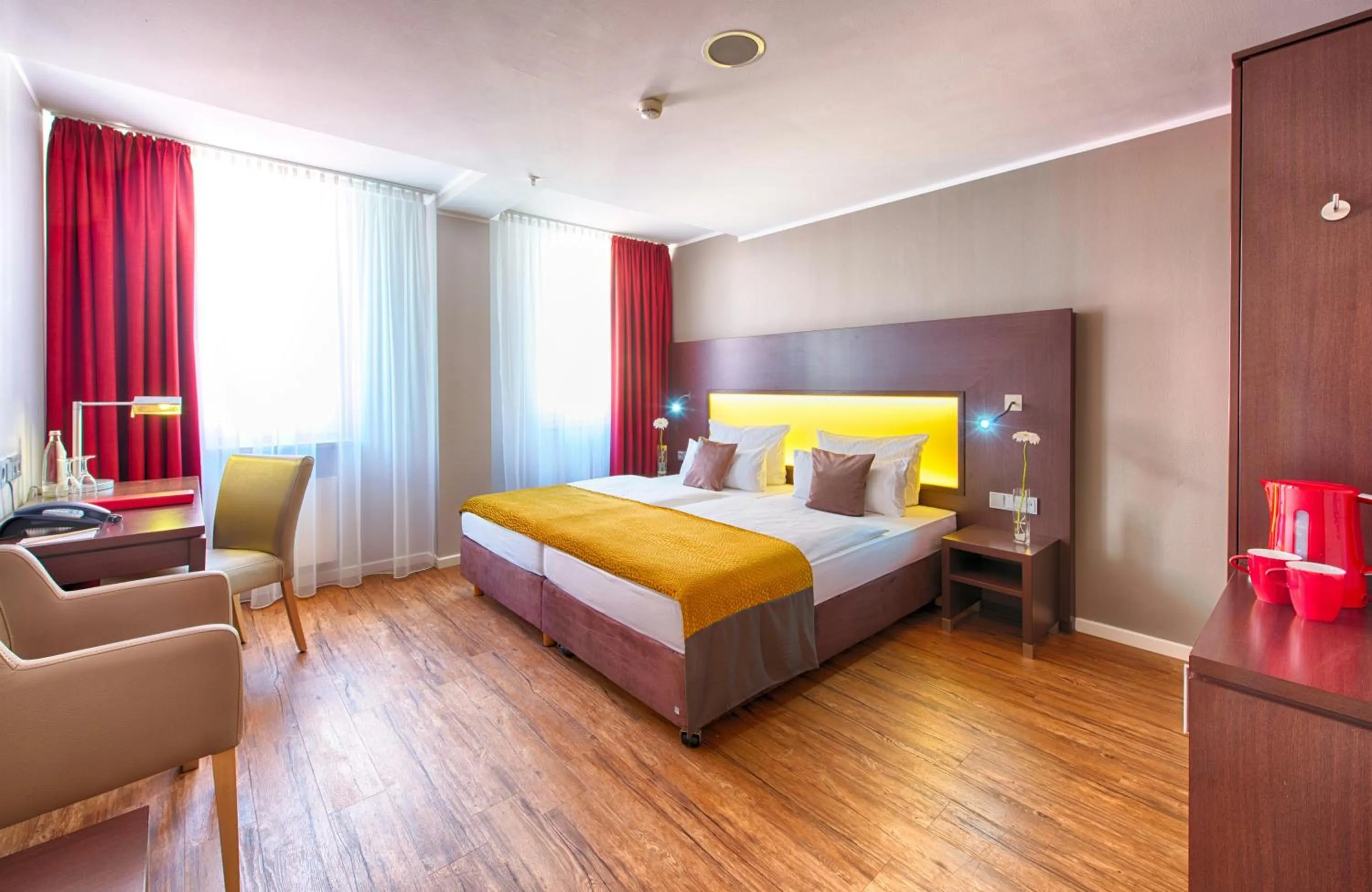 Photo of the whole room, Bed in Leonardo Hotel München City Center