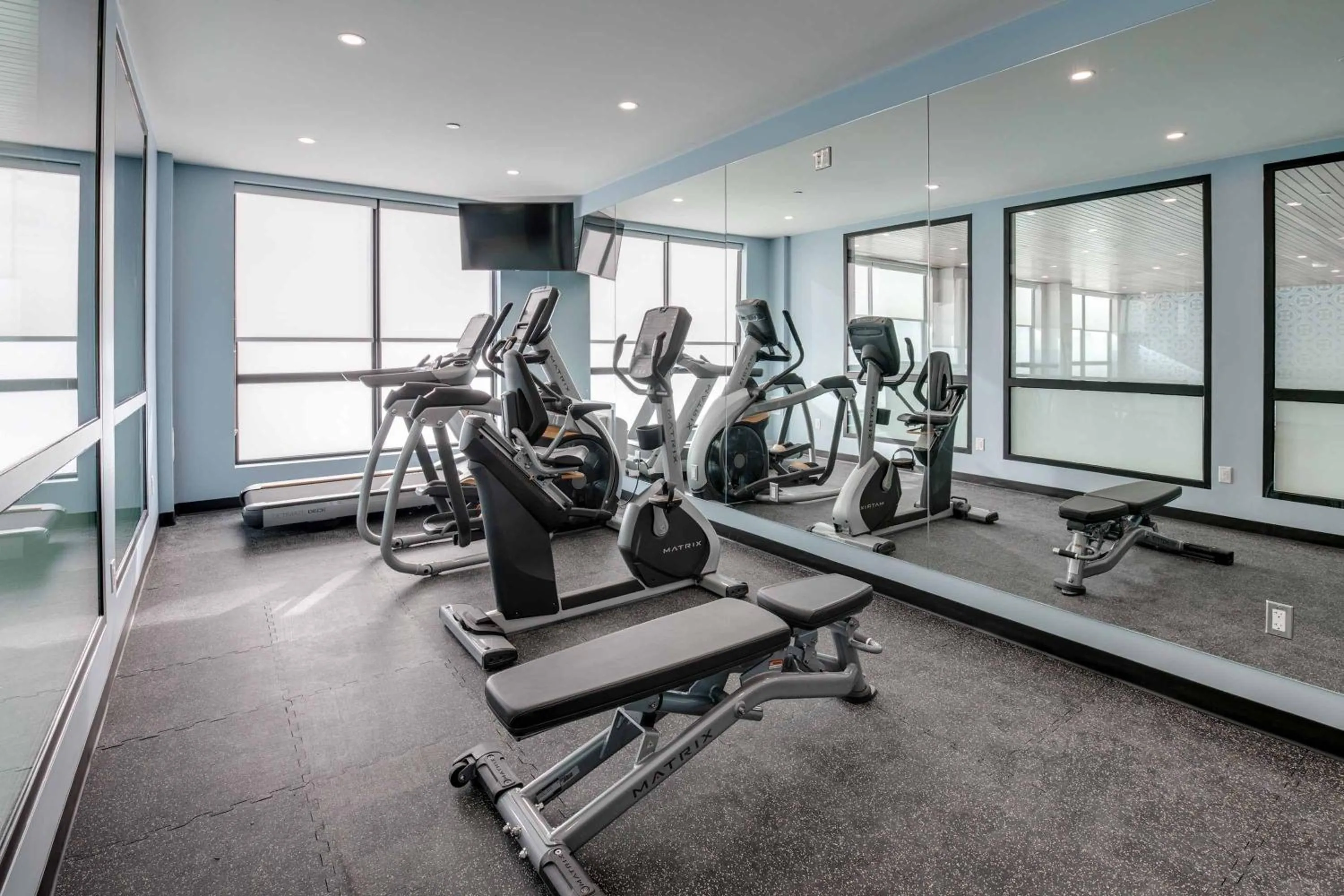 Fitness centre/facilities in Sandman Signature Saskatoon South Hotel