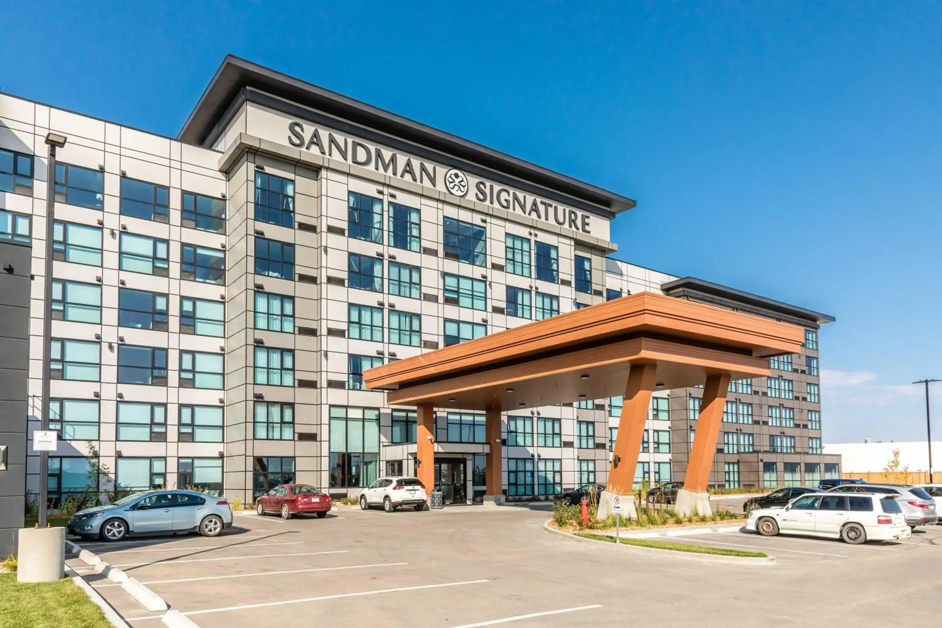 Property building in Sandman Signature Saskatoon South Hotel Property building in Sandman Signature Saskatoon South Hotel