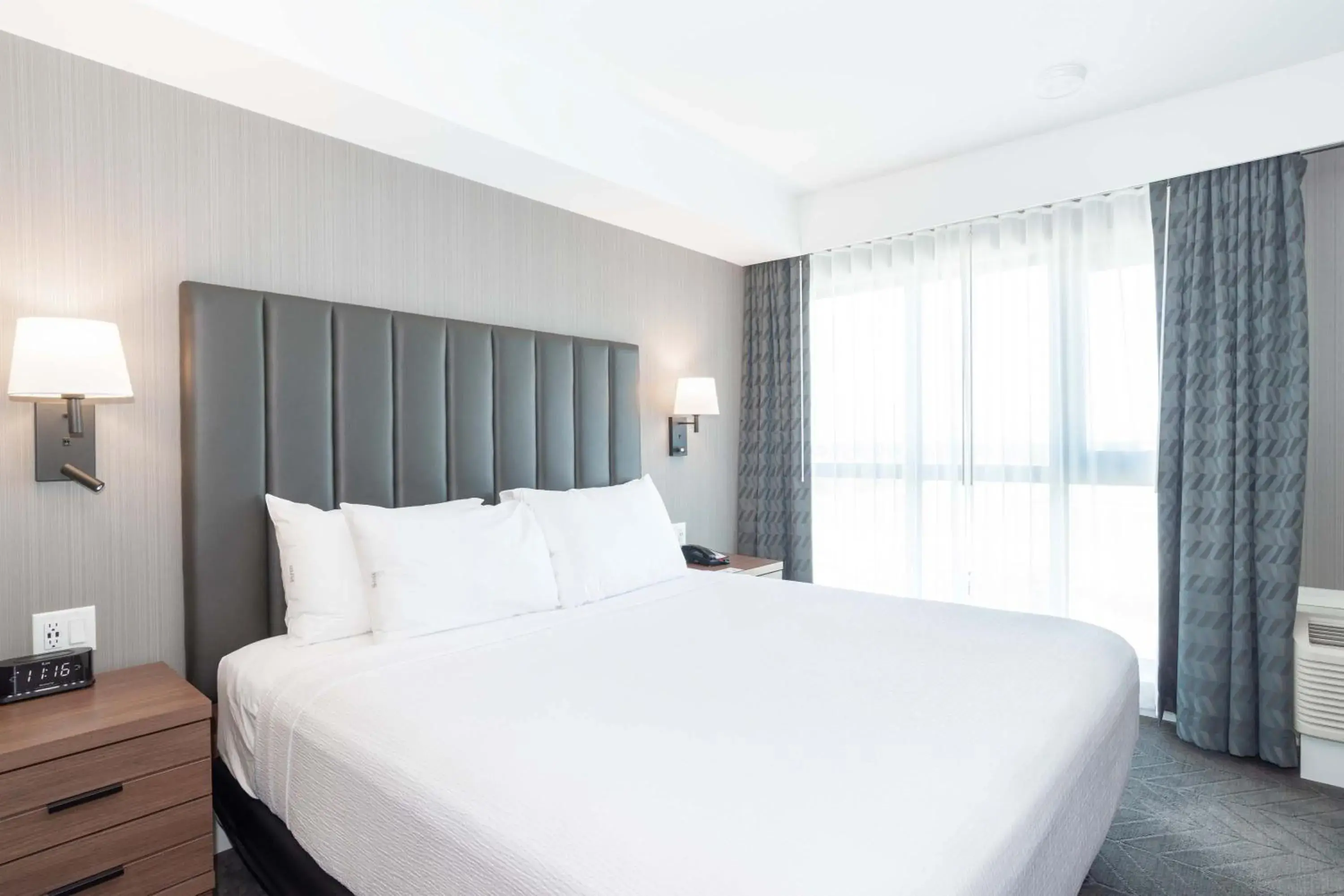 Standard Suite, 1 Queen Bed, Sofa Bed, Kitchenette in Sandman Signature Saskatoon South Hotel Standard Suite, 1 Queen Bed, Sofa Bed, Kitchenette in Sandman Signature Saskatoon South Hotel