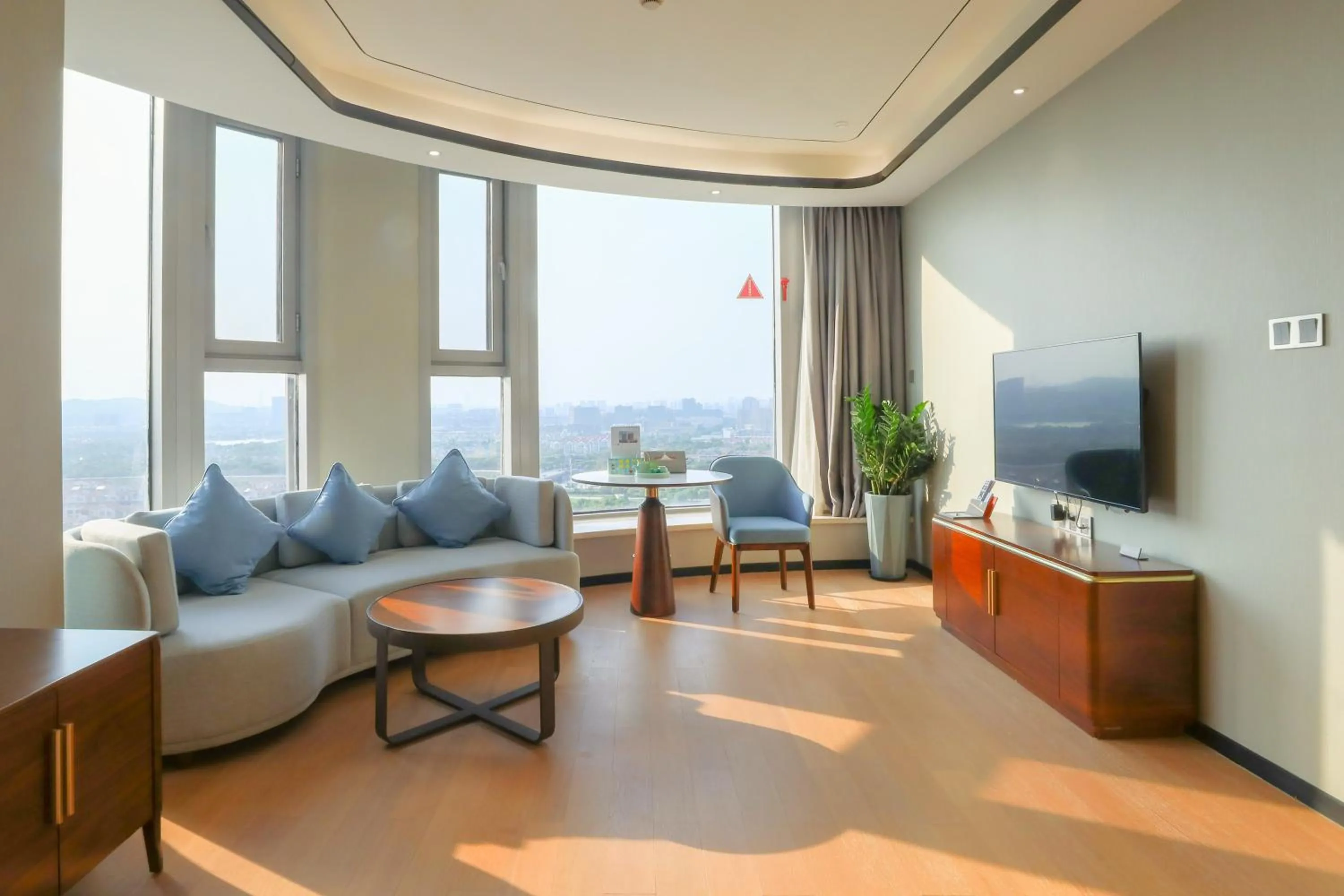 Jinling Funhome Hotel Nanjing Jiulong Lake - Nanjing South Railway Station