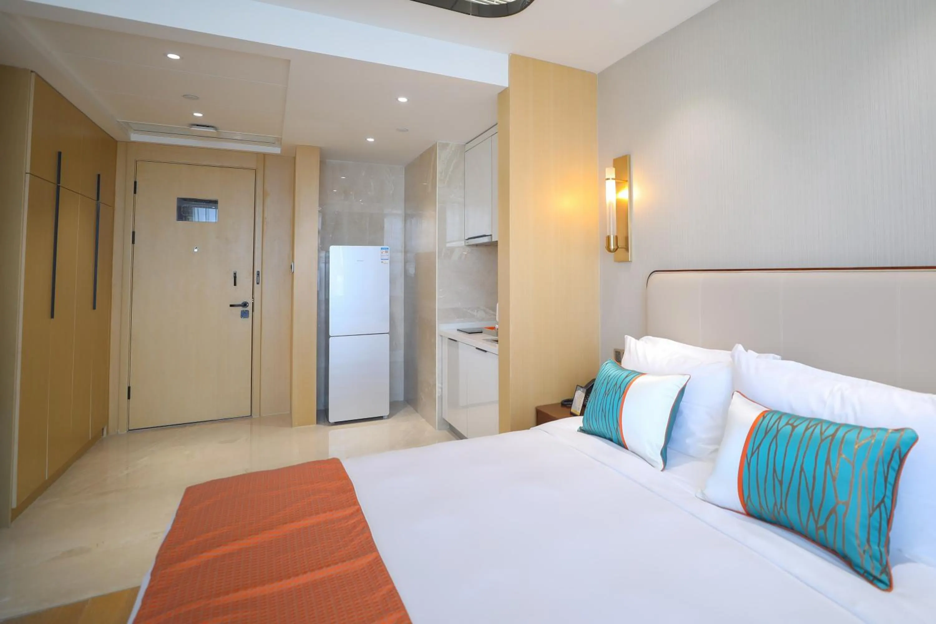 Bed in Jinling Funhome Hotel Nanjing Jiulong Lake - Nanjing South Railway Station