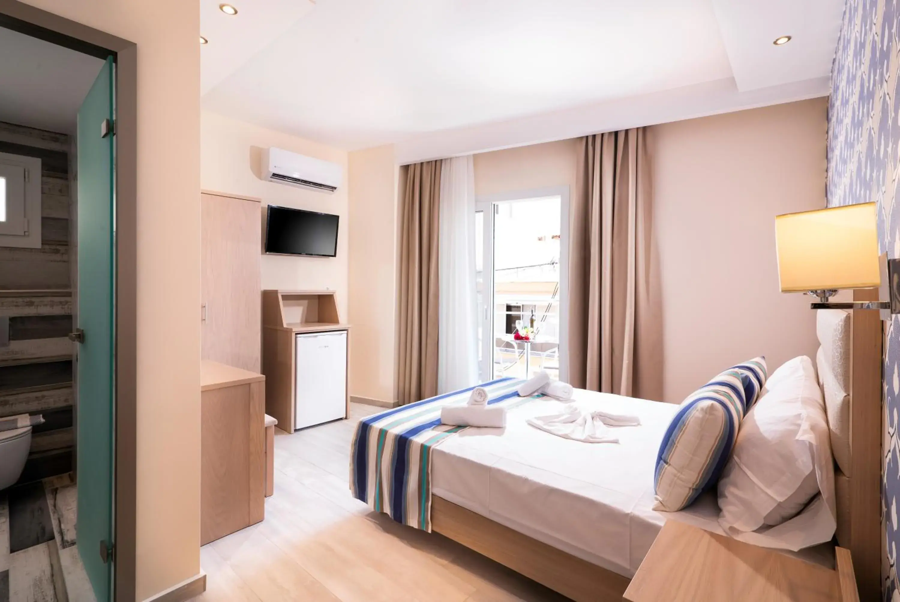 Photo of the whole room, Bed in Star Bay Luxury Photo of the whole room, Bed in Star Bay Luxury