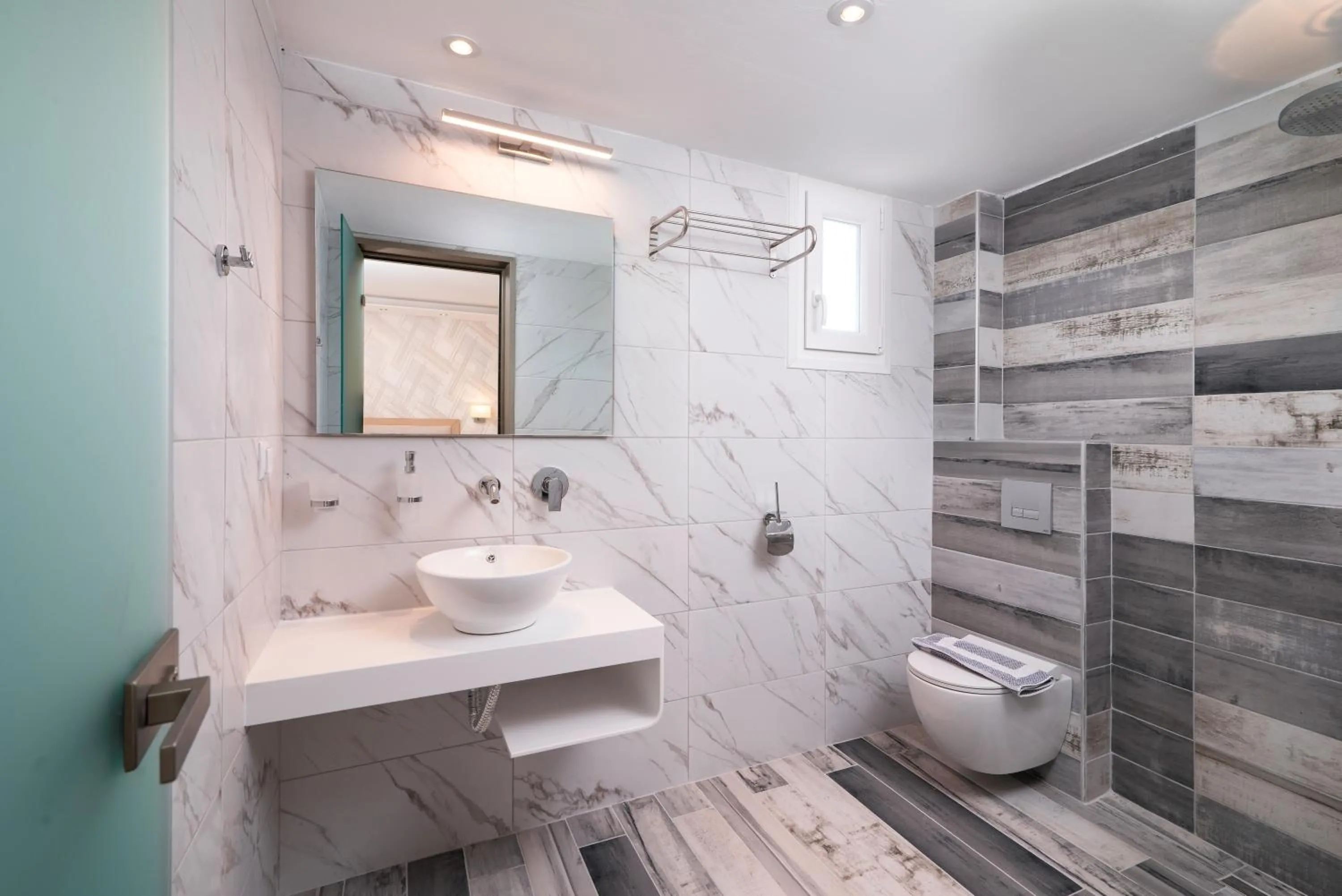 Toilet in Star Bay Luxury